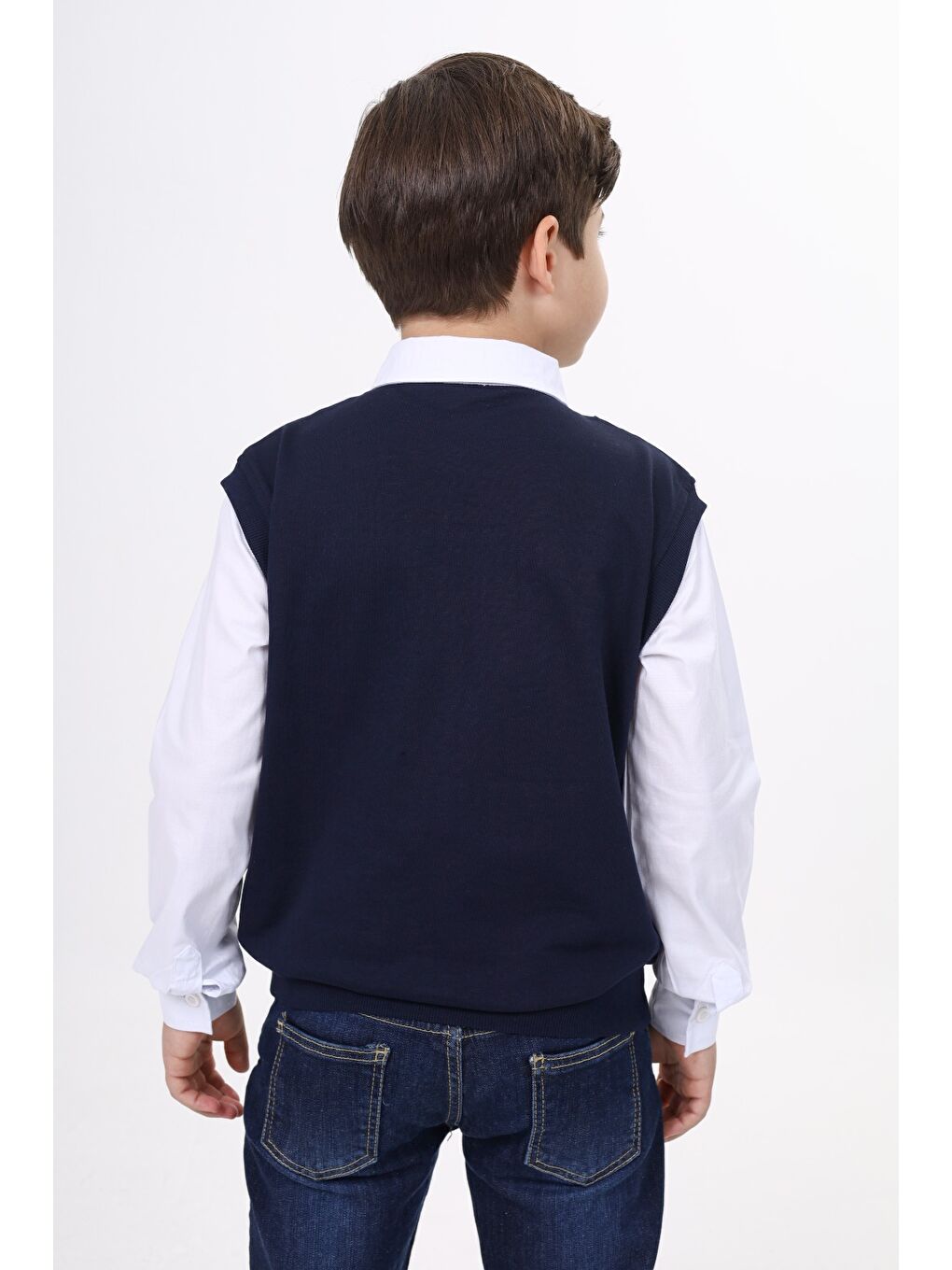 Beyaz Erkek Çocuk Süveterli Okul Gömlek-1