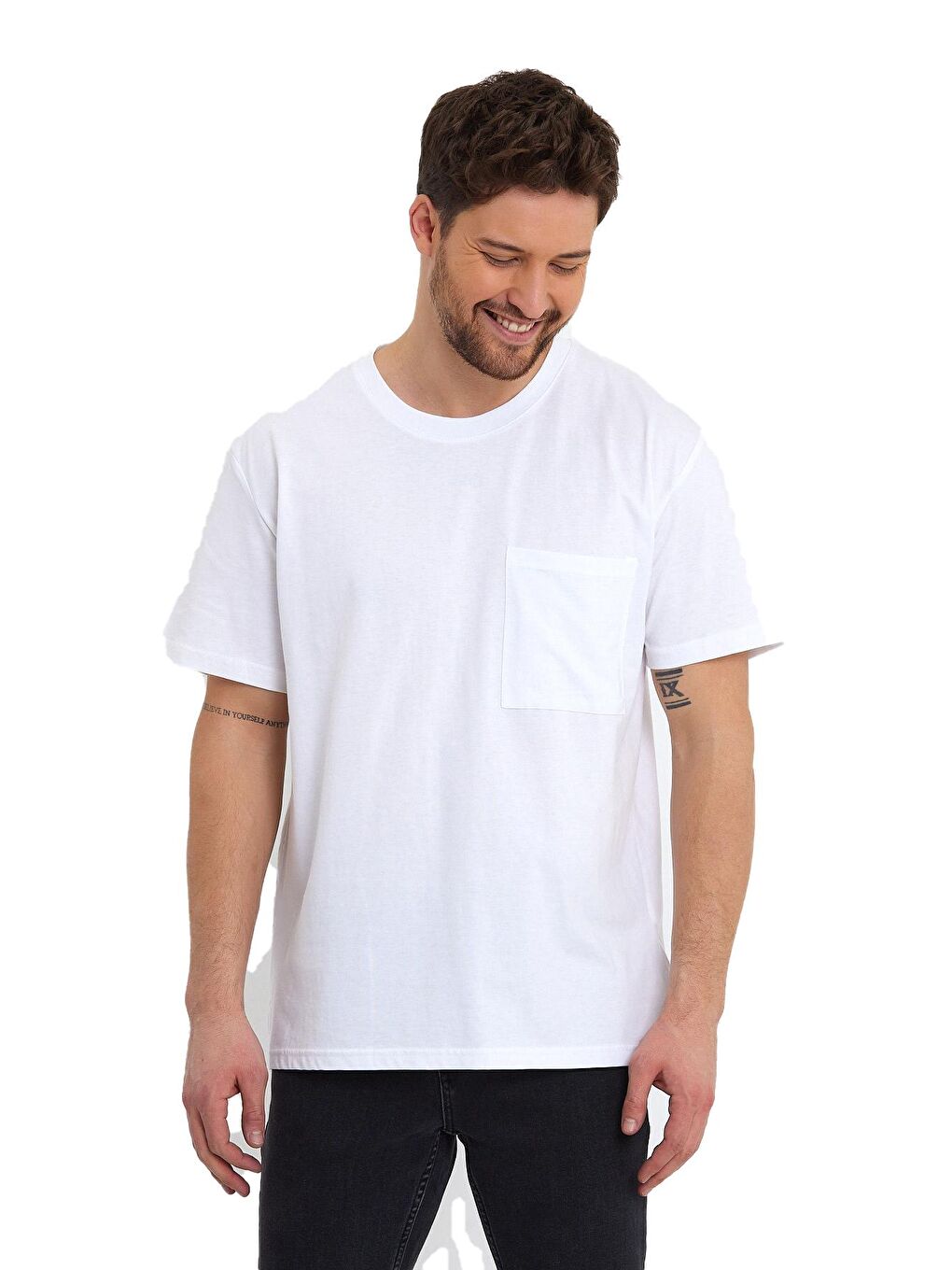 Beyaz Erkek Bisiklet Yaka Relax Fit Cepli Tişört