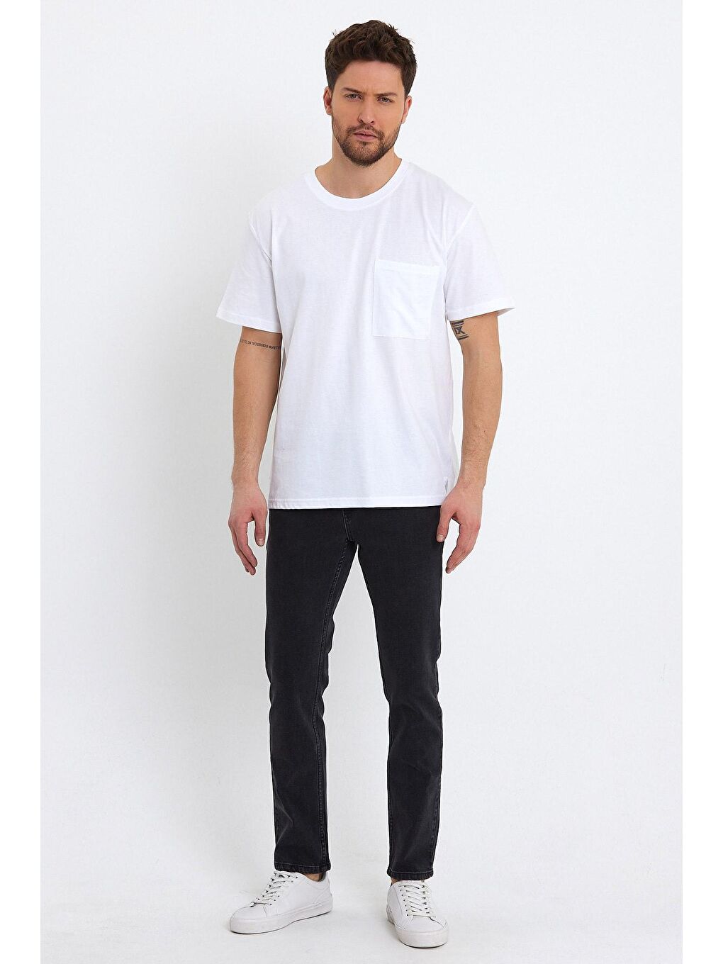 Beyaz Erkek Bisiklet Yaka Relax Fit Cepli Tişört-1