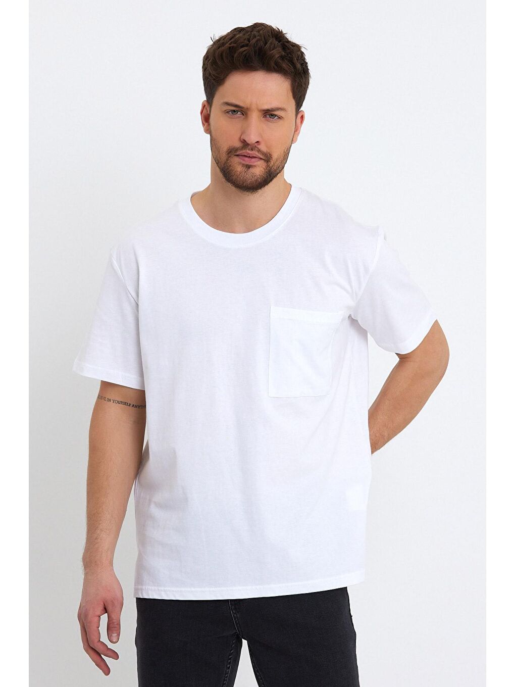 Beyaz Erkek Bisiklet Yaka Relax Fit Cepli Tişört-3