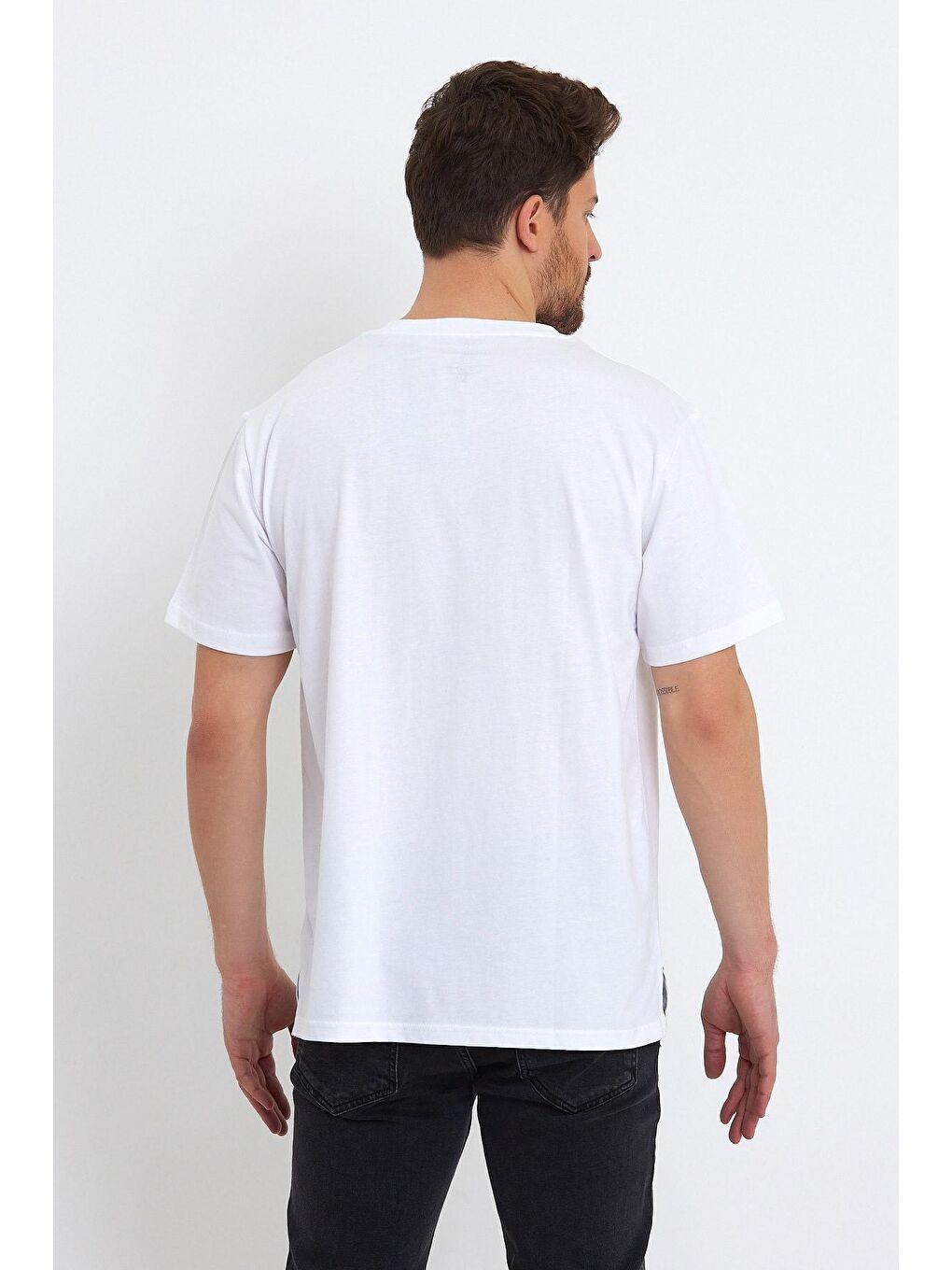 Beyaz Erkek Bisiklet Yaka Relax Fit Cepli Tişört-4