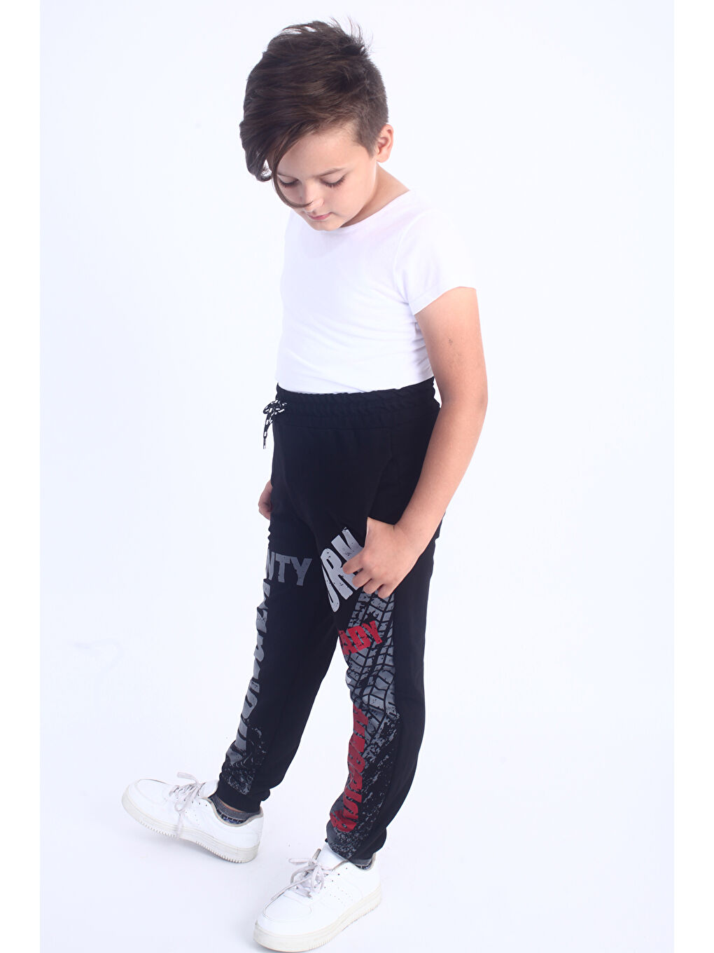 Siyah Erkek Çocuk Stronger Tnty Baskılı Eşofman Alt-1