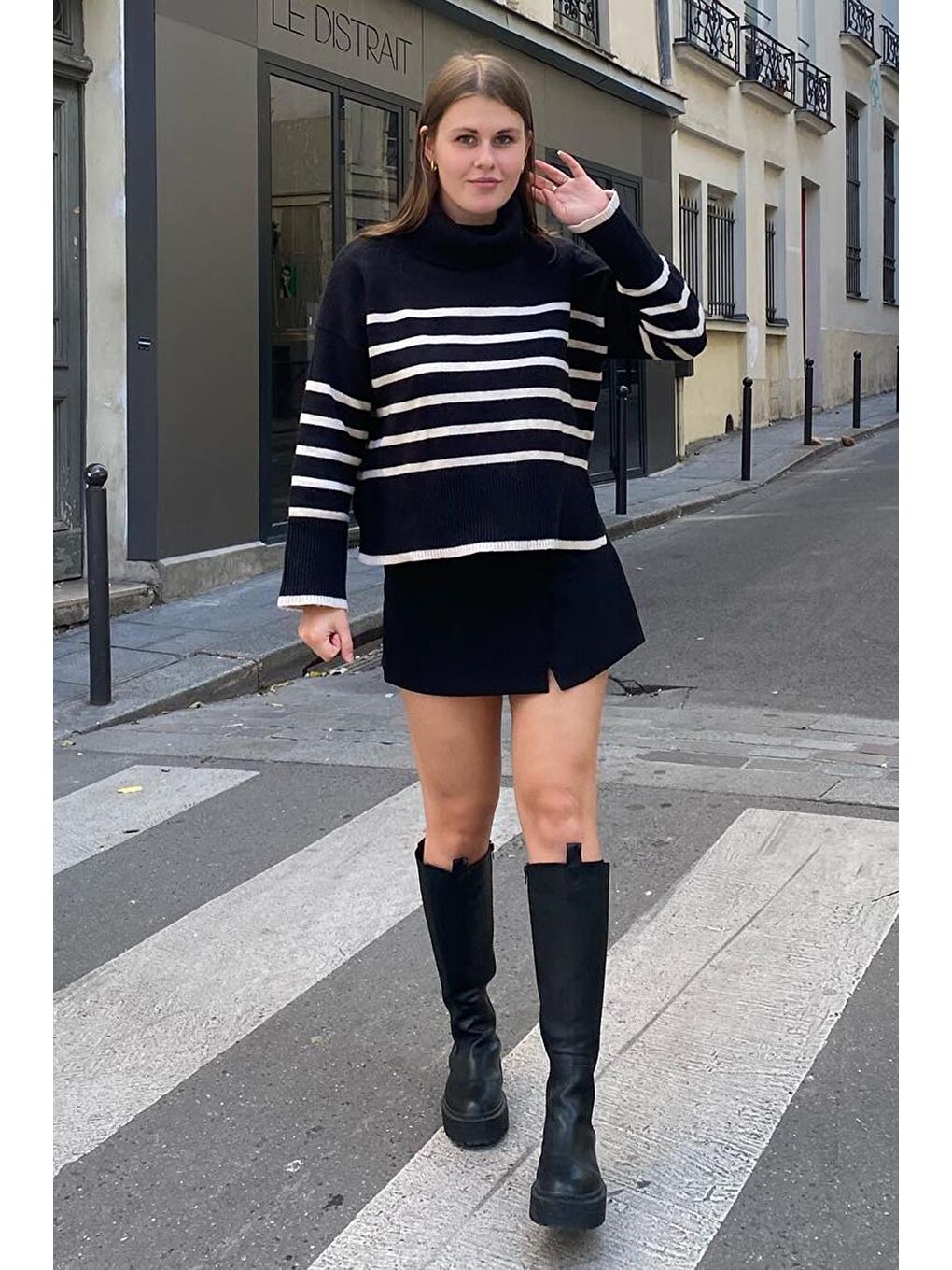 Siyah Bisiklet Yaka Çizgili Kazak-2