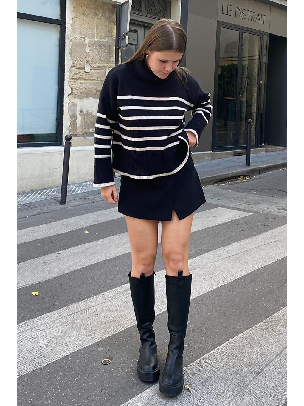 Siyah Bisiklet Yaka Çizgili Kazak-3