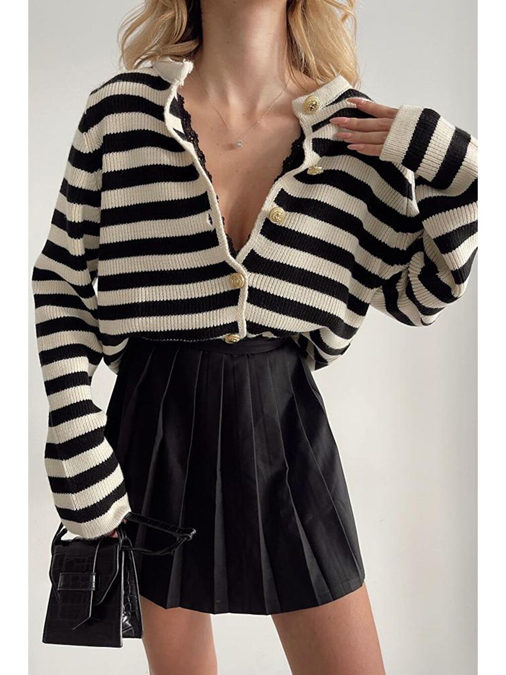 Bej Çizgili Bisiklet Yaka Gold Düğme Detaylı Cotton Hırka-6