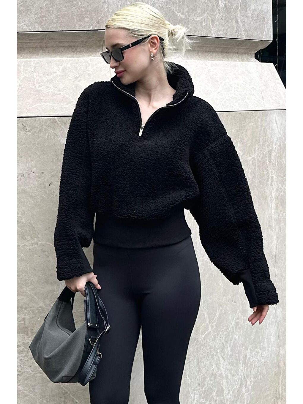 Siyah Fermuar Yaka Kürklü Kadın Sweatshirt Mg2261-10