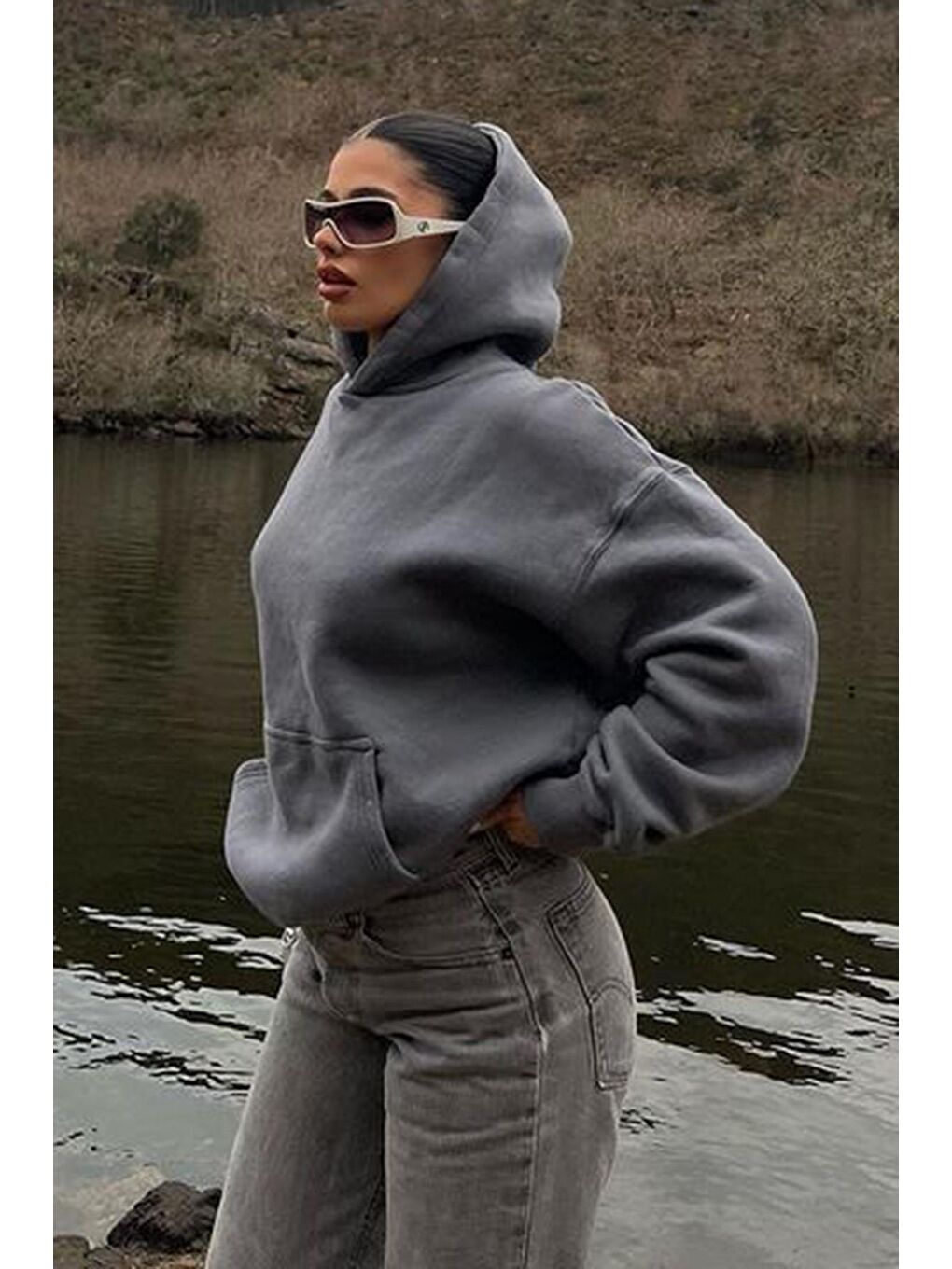 Gri Füme Kapüşonlu Şardonlu Oversize Cepli Sweatshirt Mg2206