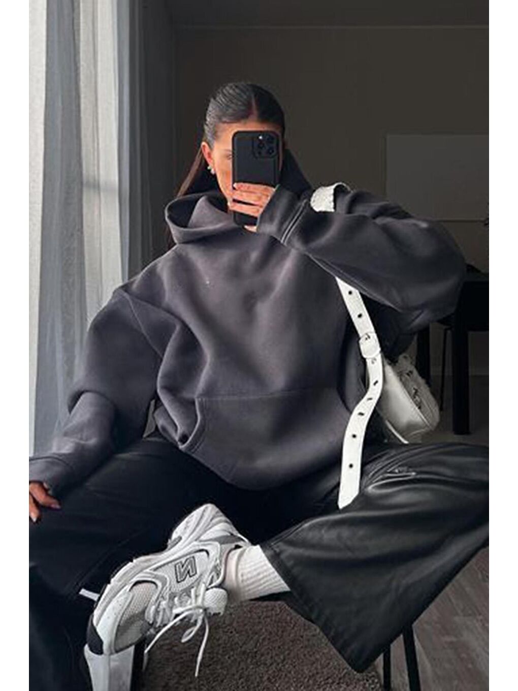 Gri Füme Kapüşonlu Şardonlu Oversize Cepli Sweatshirt Mg2206-8