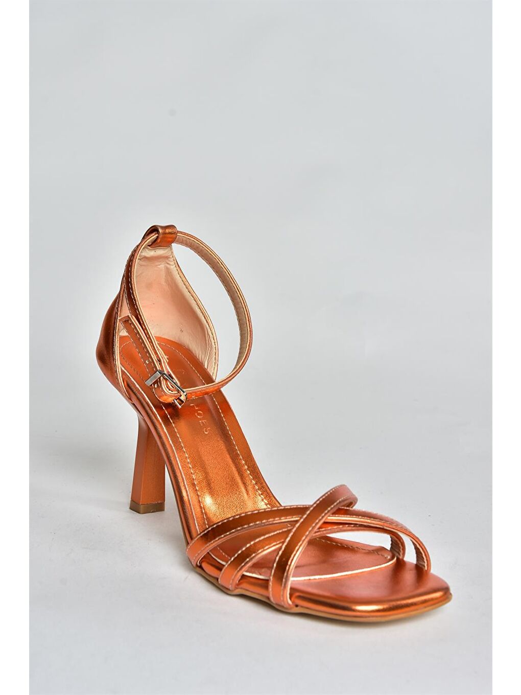 Turuncu İnce Topuklu Kadın Ayakkabı P518270909-3