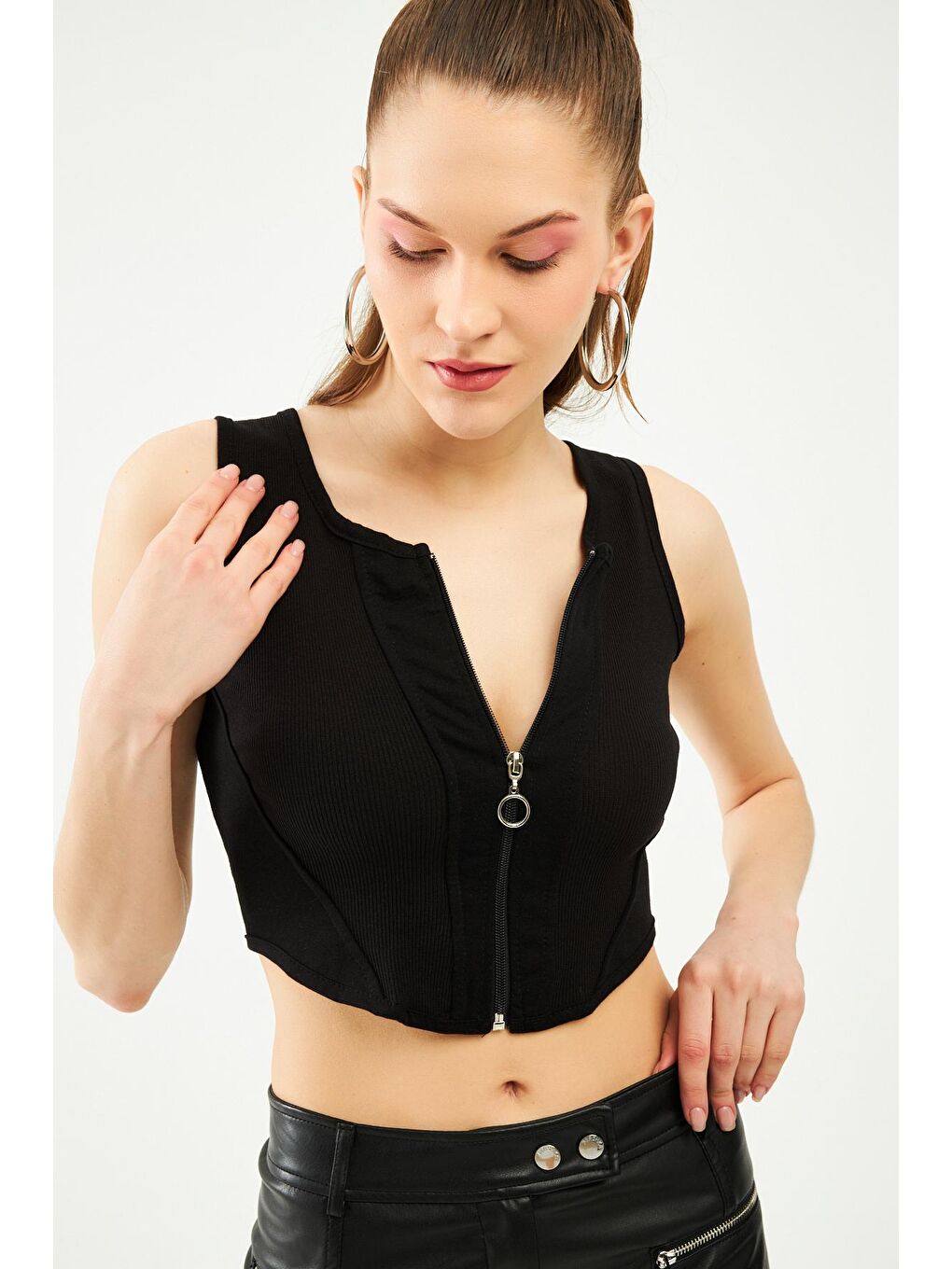 Kadın Siyah Önü Fermuarlı Korse Detay Crop Atlet