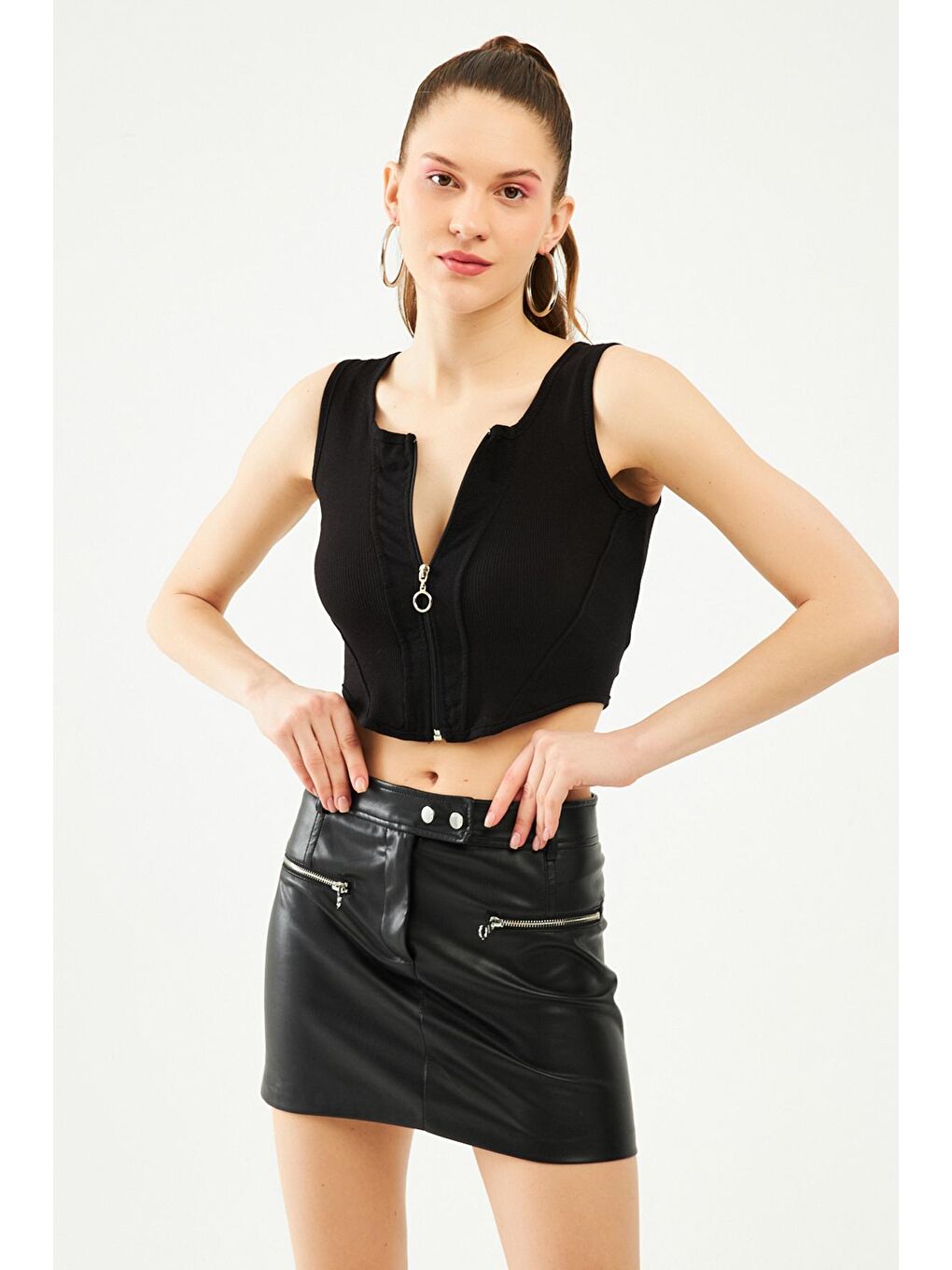 Kadın Siyah Önü Fermuarlı Korse Detay Crop Atlet-2