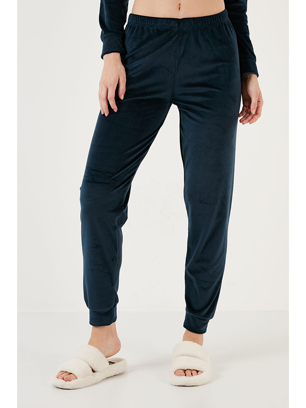 Lacivert Regular Fit Yumuşak Dokulu Kadife Kadın Pijama Takımı 6094200W4-3