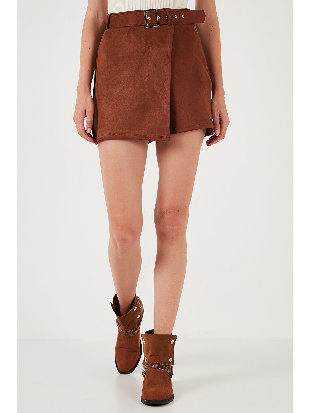 Kahverengi Kışlık Regular Fit Asimetrik Kesim Fermuarlı Kadın Şort Etek 5865973-1