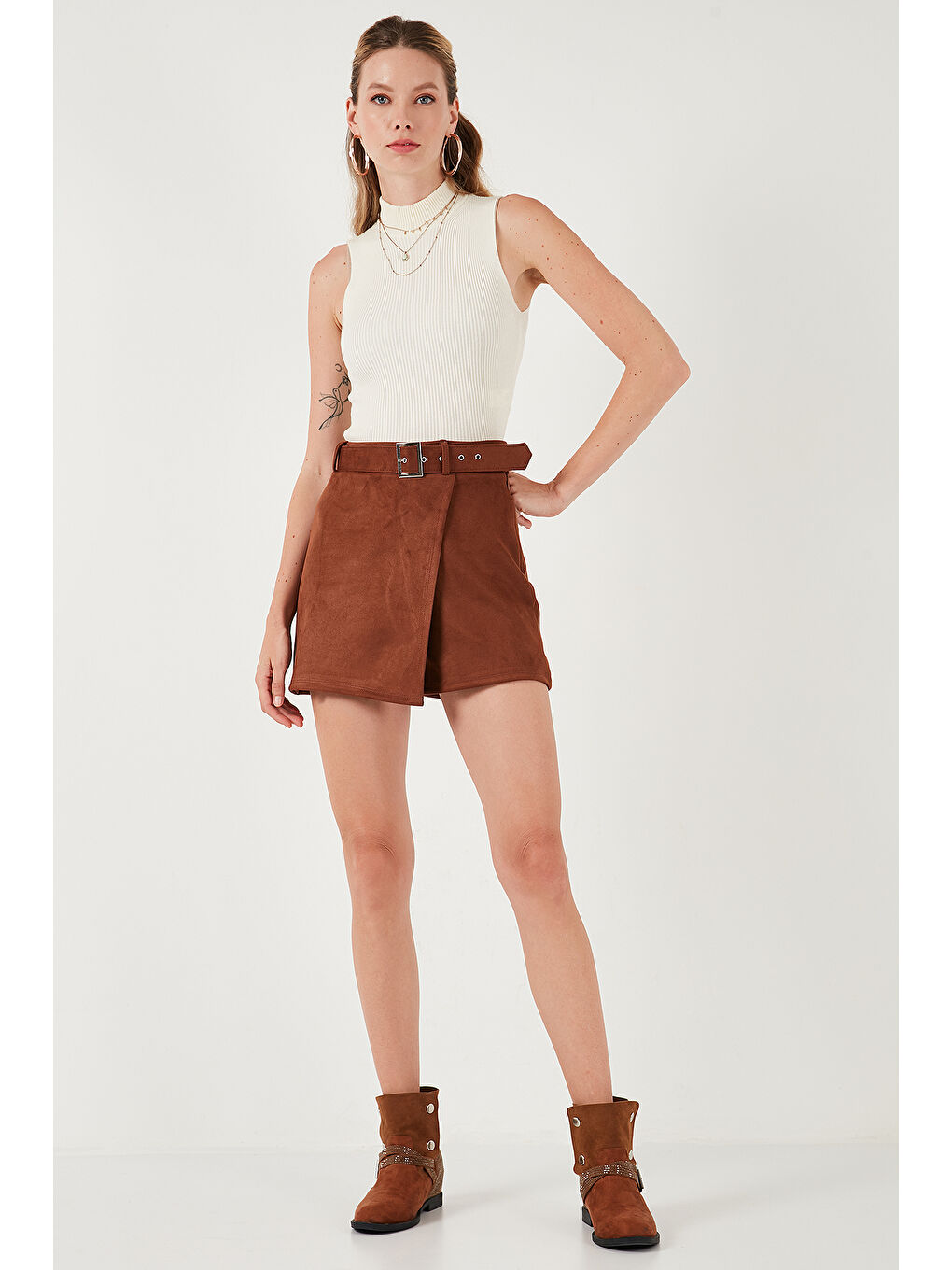 Kahverengi Kışlık Regular Fit Asimetrik Kesim Fermuarlı Kadın Şort Etek 5865973-3