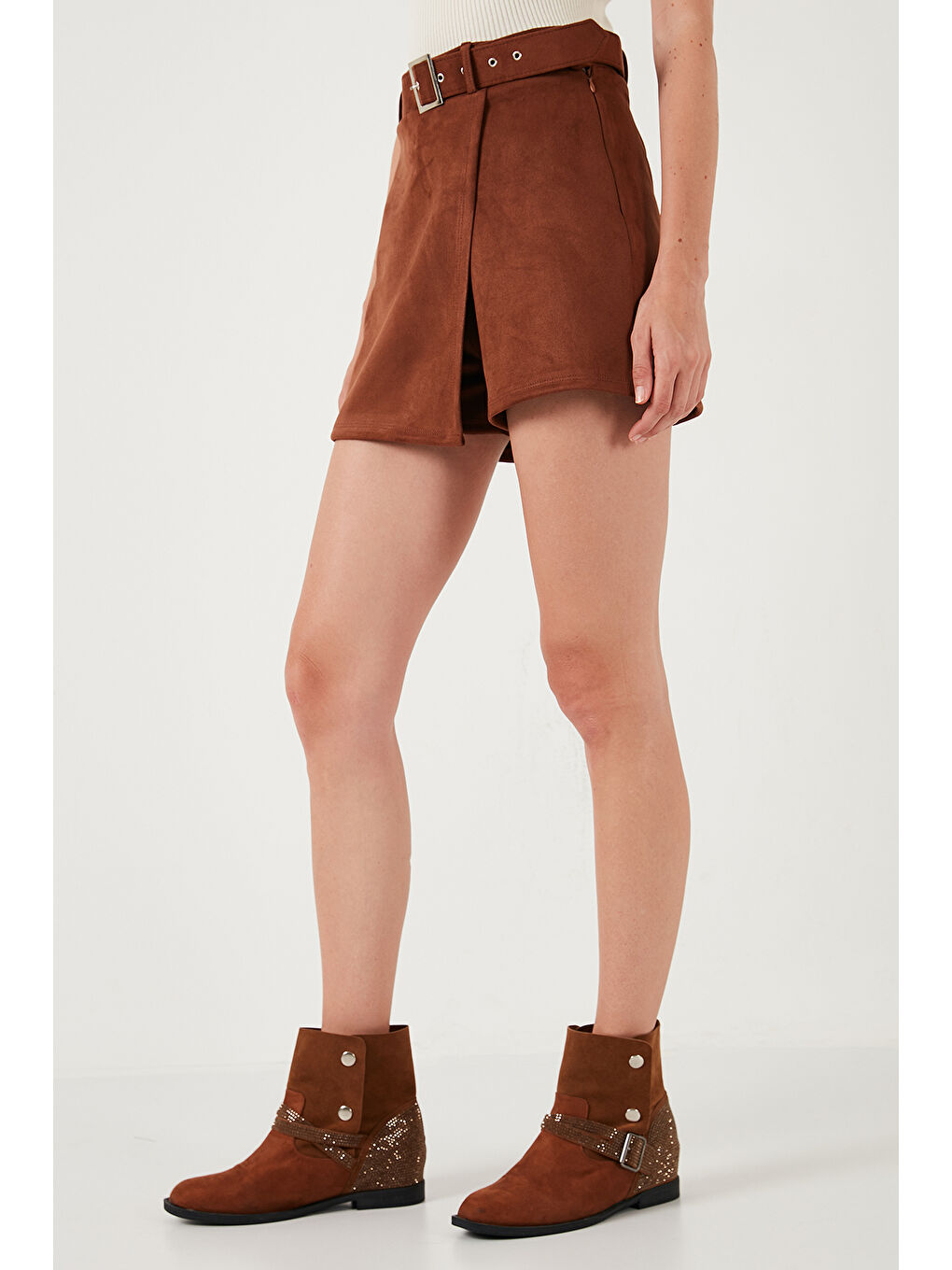 Kahverengi Kışlık Regular Fit Asimetrik Kesim Fermuarlı Kadın Şort Etek 5865973-4