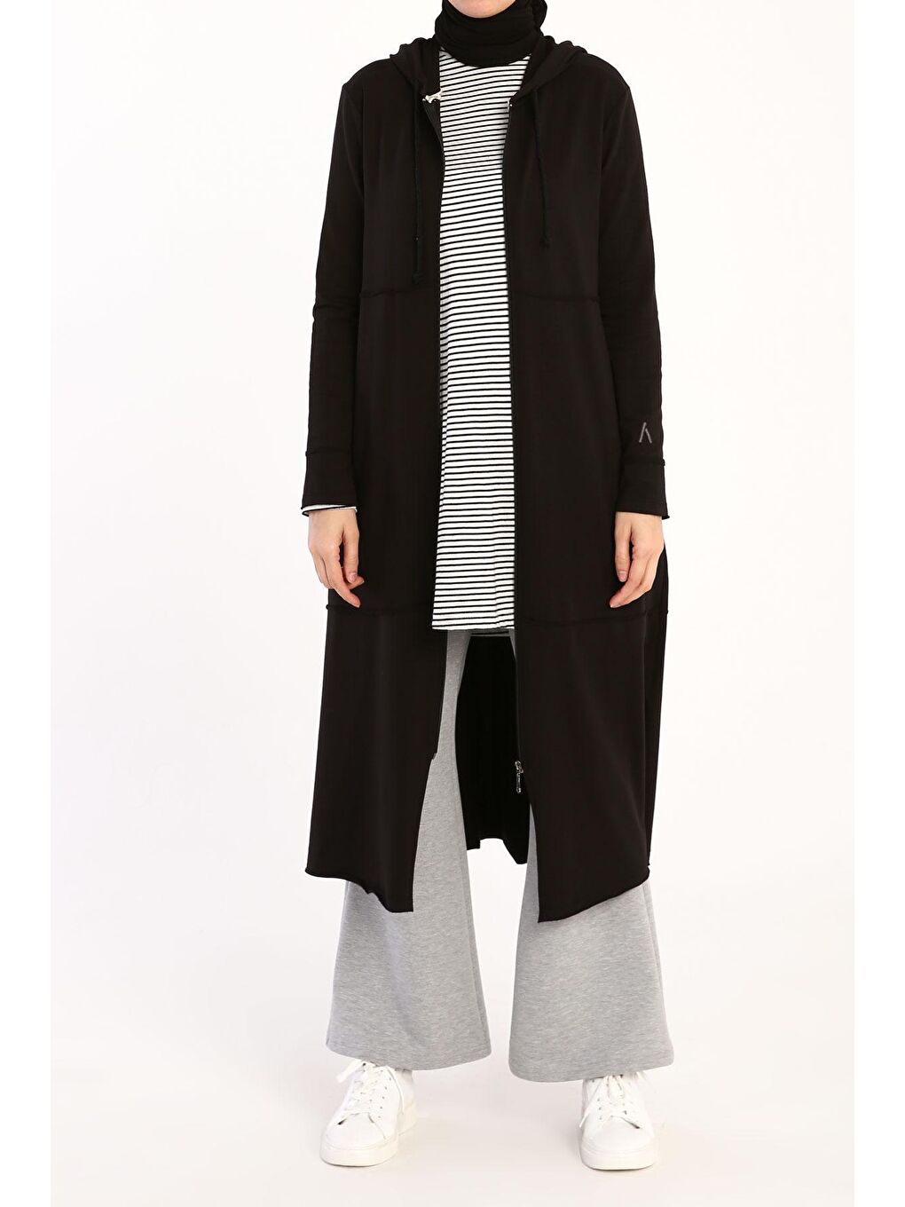 Siyah Pamuklu Kapüşonlu Hırka-1