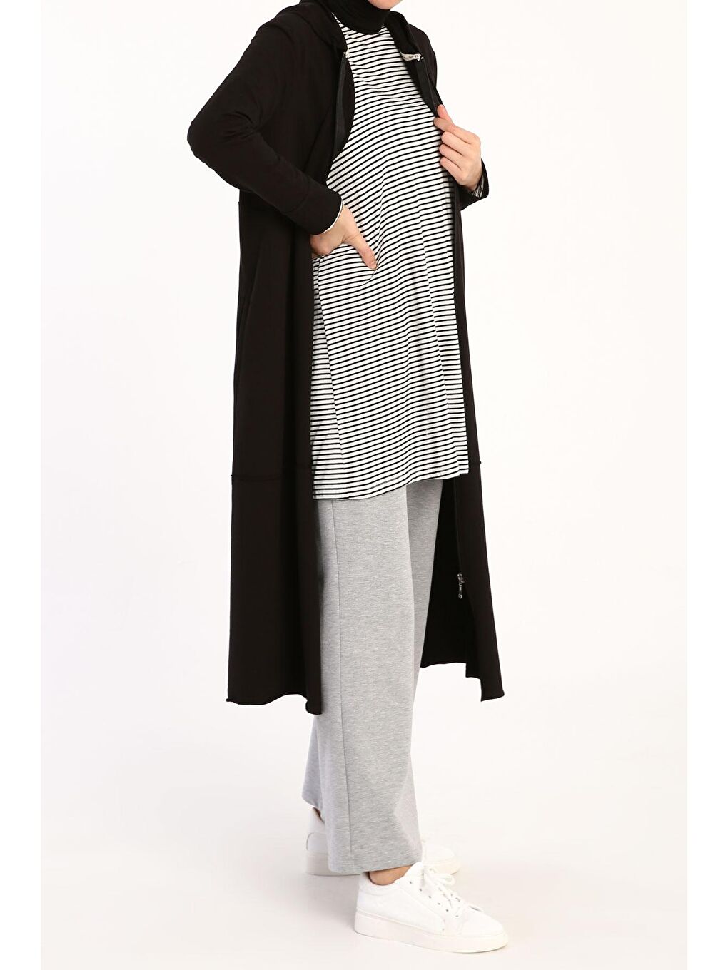 Siyah Pamuklu Kapüşonlu Hırka-2