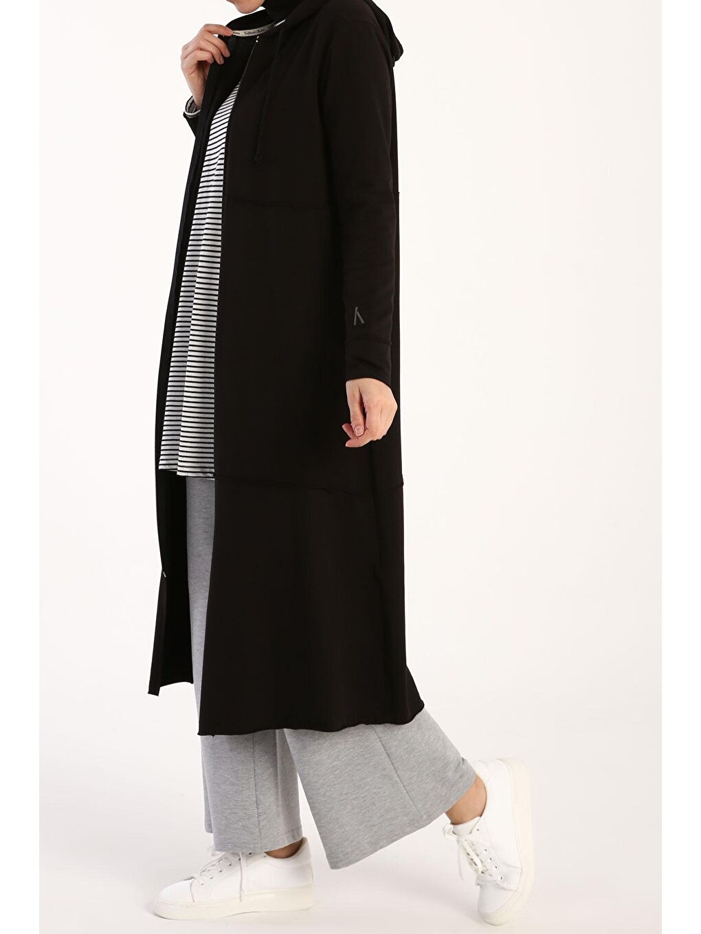 Siyah Pamuklu Kapüşonlu Hırka-4