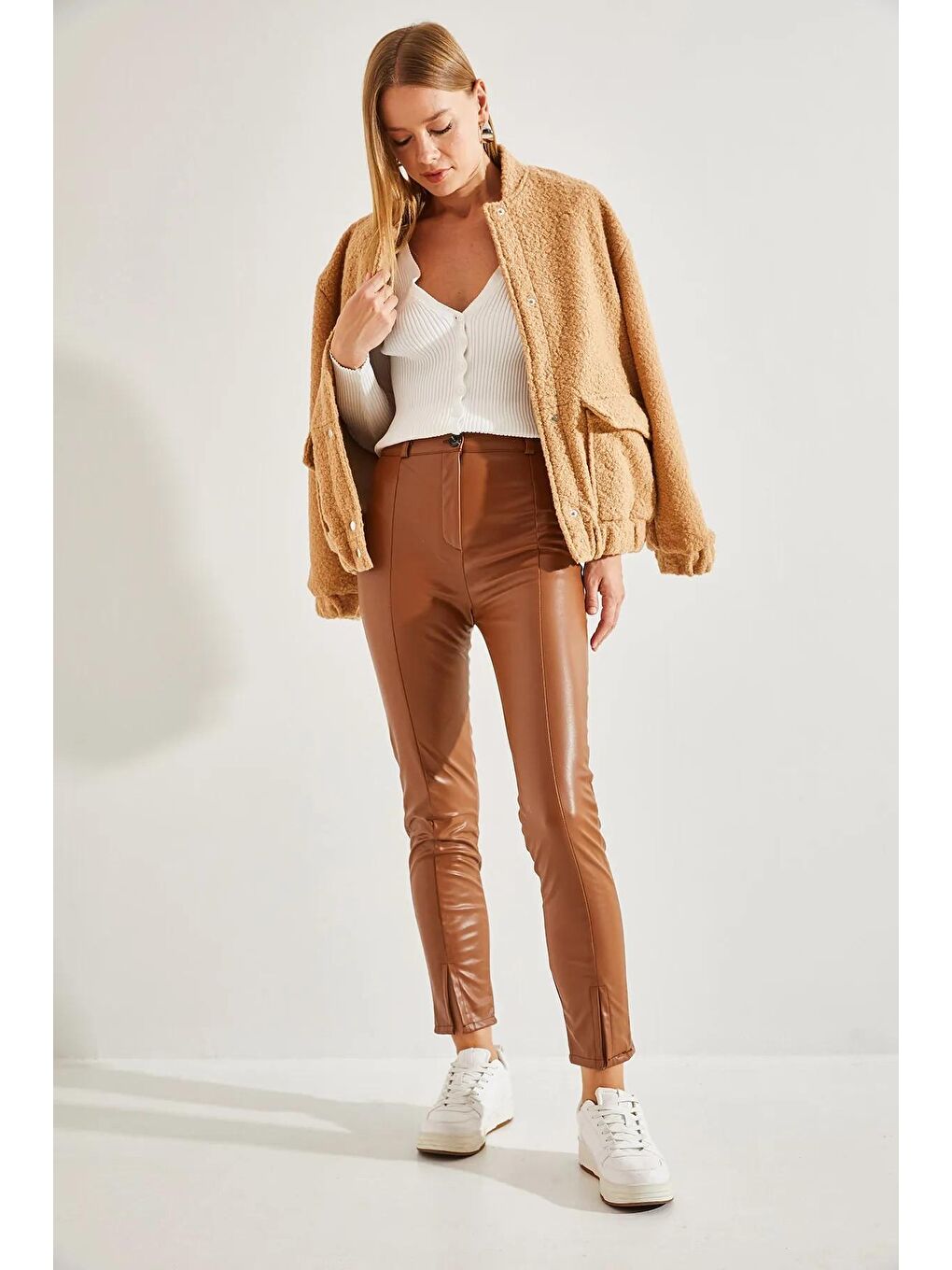 Kahverengi Kadın Çimalı Paça Yırtmaçlı Şardonlu Deri Pantolon-1