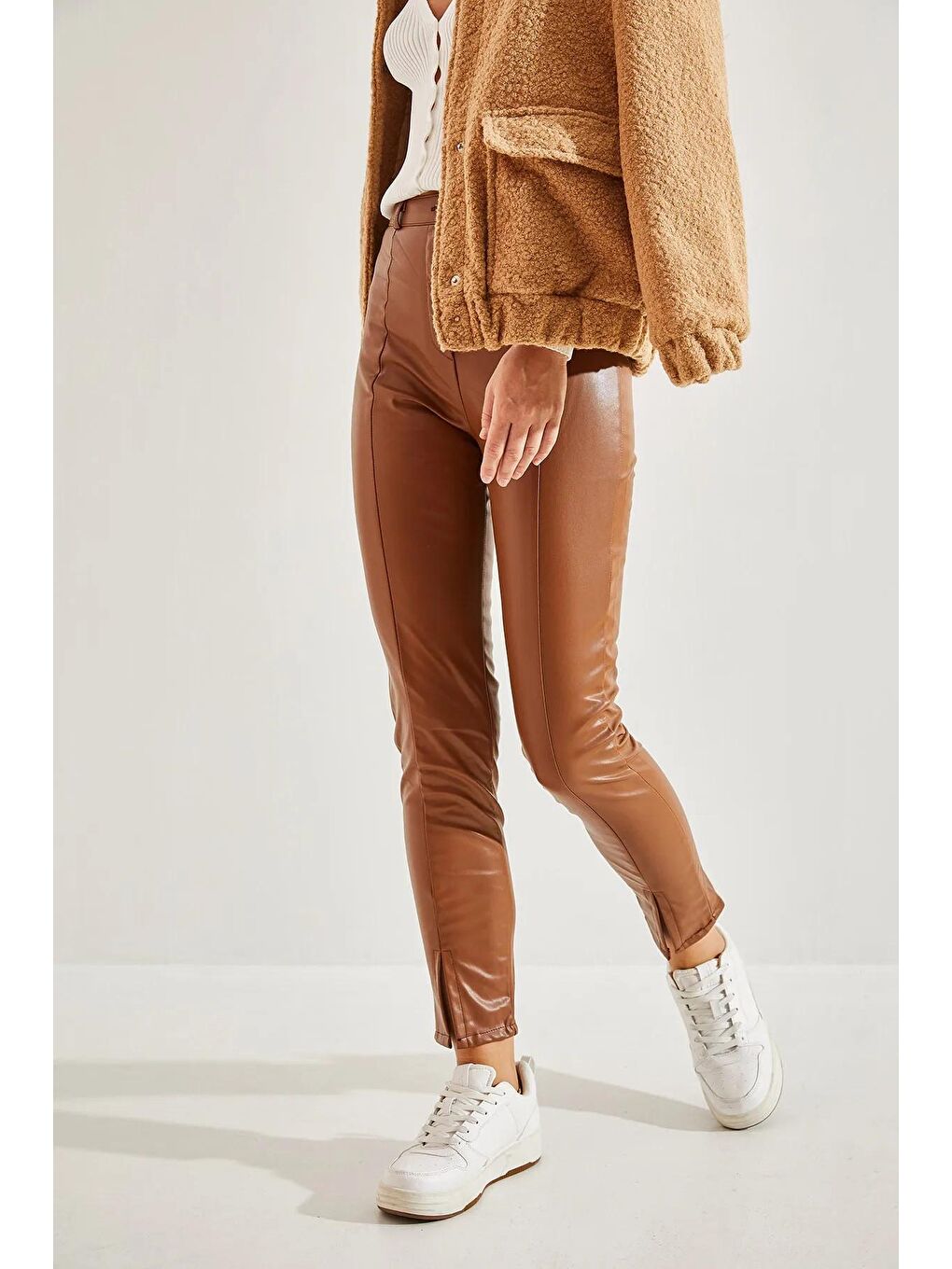 Kahverengi Kadın Çimalı Paça Yırtmaçlı Şardonlu Deri Pantolon-3