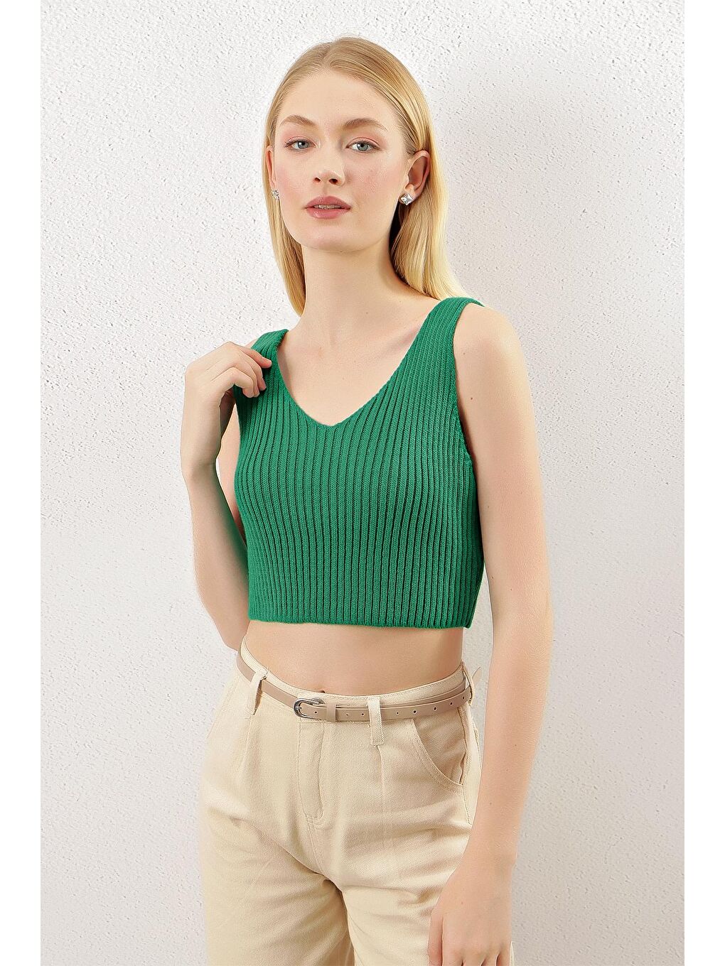 Kadın Yeşil Askılı V Yaka Triko Crop-1