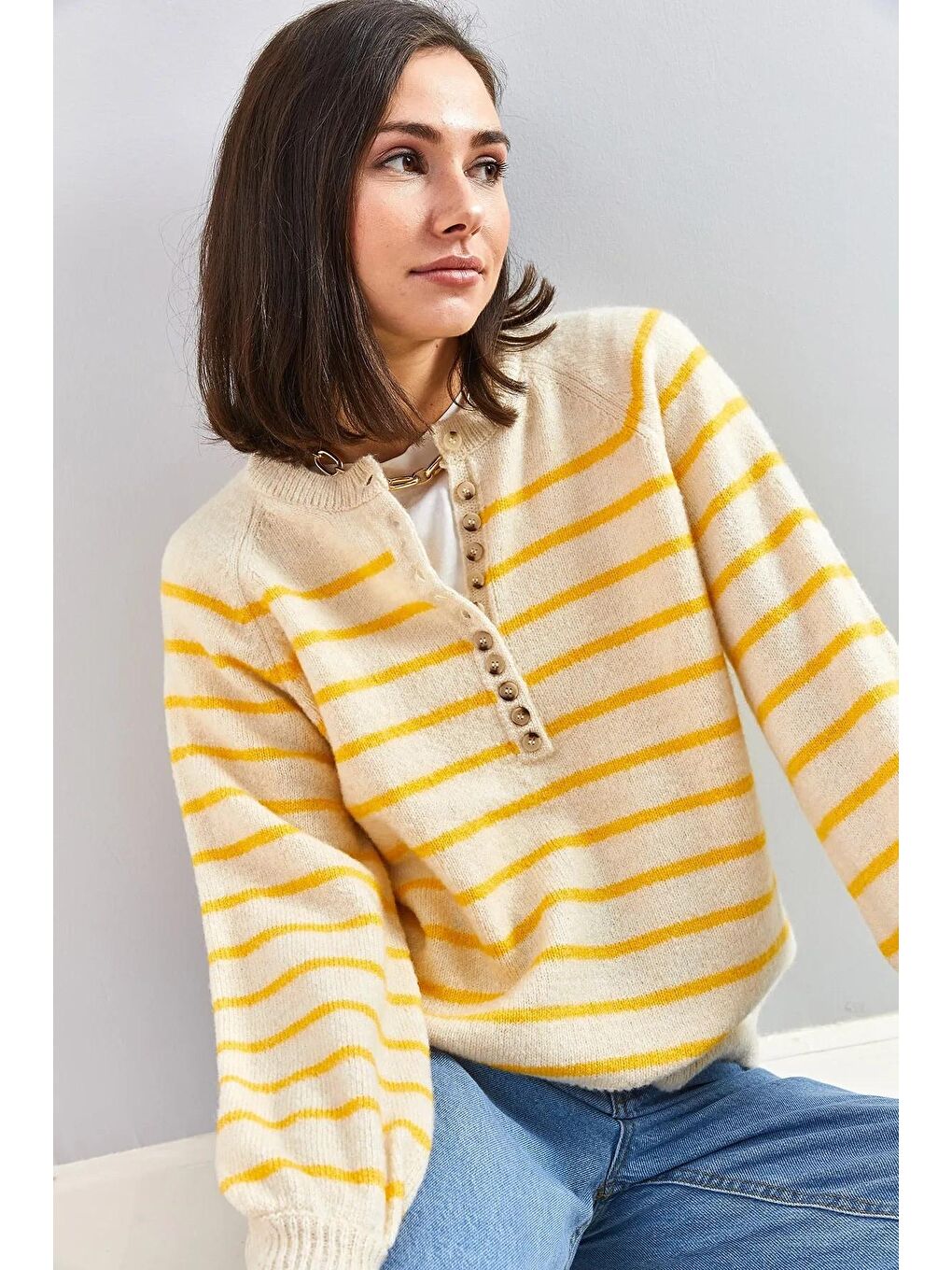 Bej Kadın Yakası İlikli Balıkçı Yaka Çizgili Triko Kazak