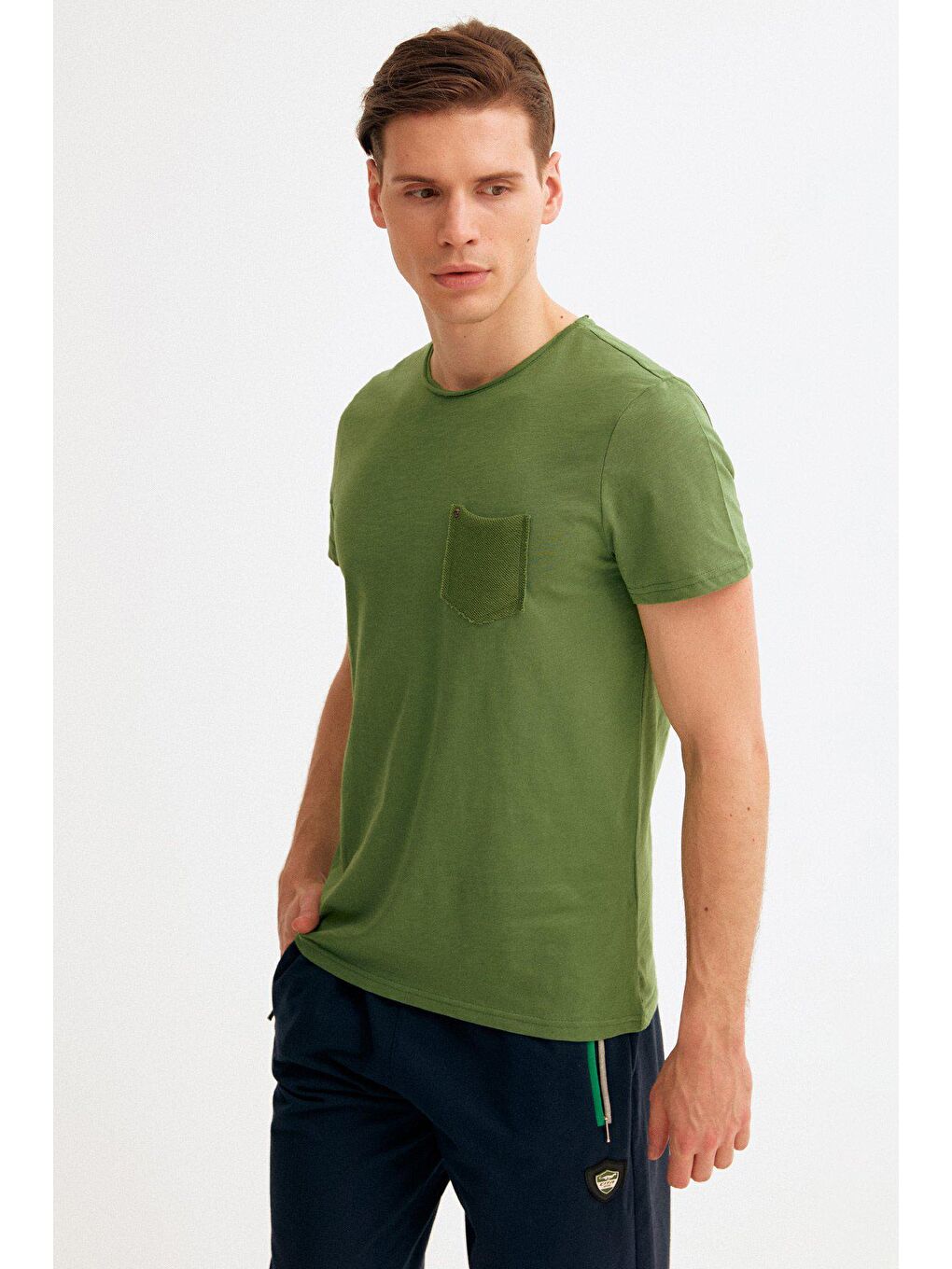 Yeşil Bisiklet Yaka Cep Detaylı Tişört-1