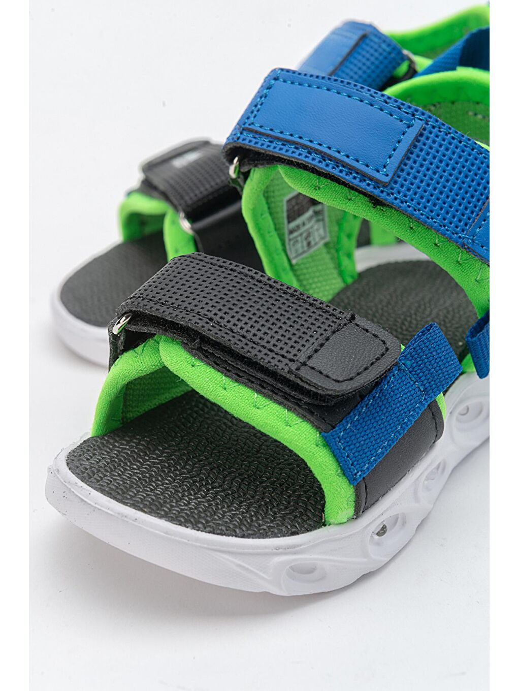 Erkek Çocuk Siyah Işıklı Anatomik Hafif Spor Sandalet-1