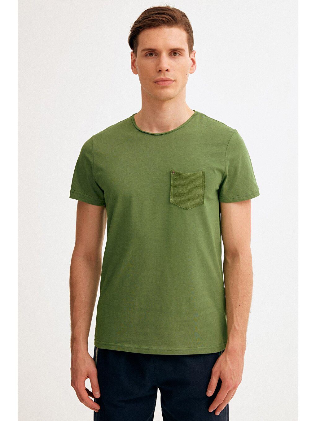 Yeşil Bisiklet Yaka Cep Detaylı Tişört-2