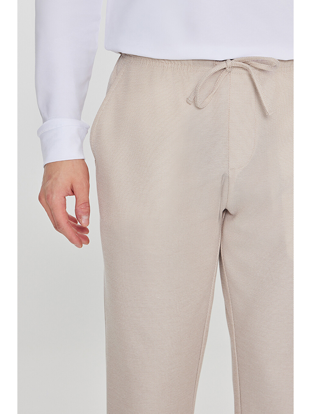Erkek Bej Pamuklu Standart Fit Normal Kesim Beli Lastikli Diagonal Desenli Örme Pantolon-5