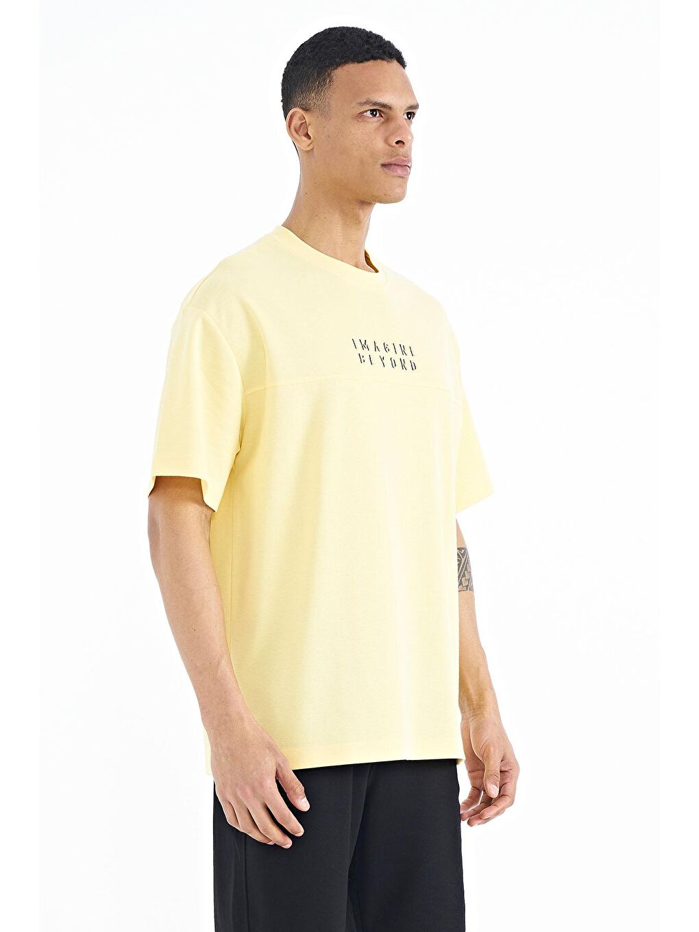 TOMMYLIFE Sarı Yazı Nakışlı Oversize O Yaka Erkek T-Shirt - 88178 - 4