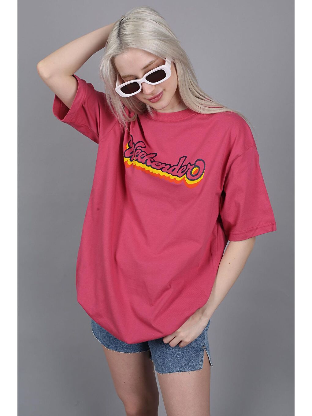 Pembe Baskılı Oversize Yuvarlak Yaka Kadın Tişört