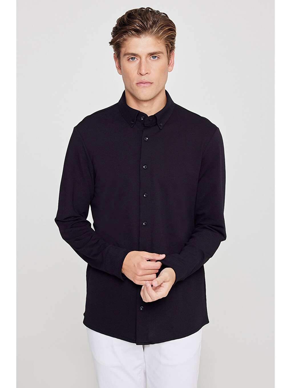 Erkek Siyah Pamuklu Tailored Slim Fit Dar Kesim Düğmeli Yaka Örme Gömlek-2