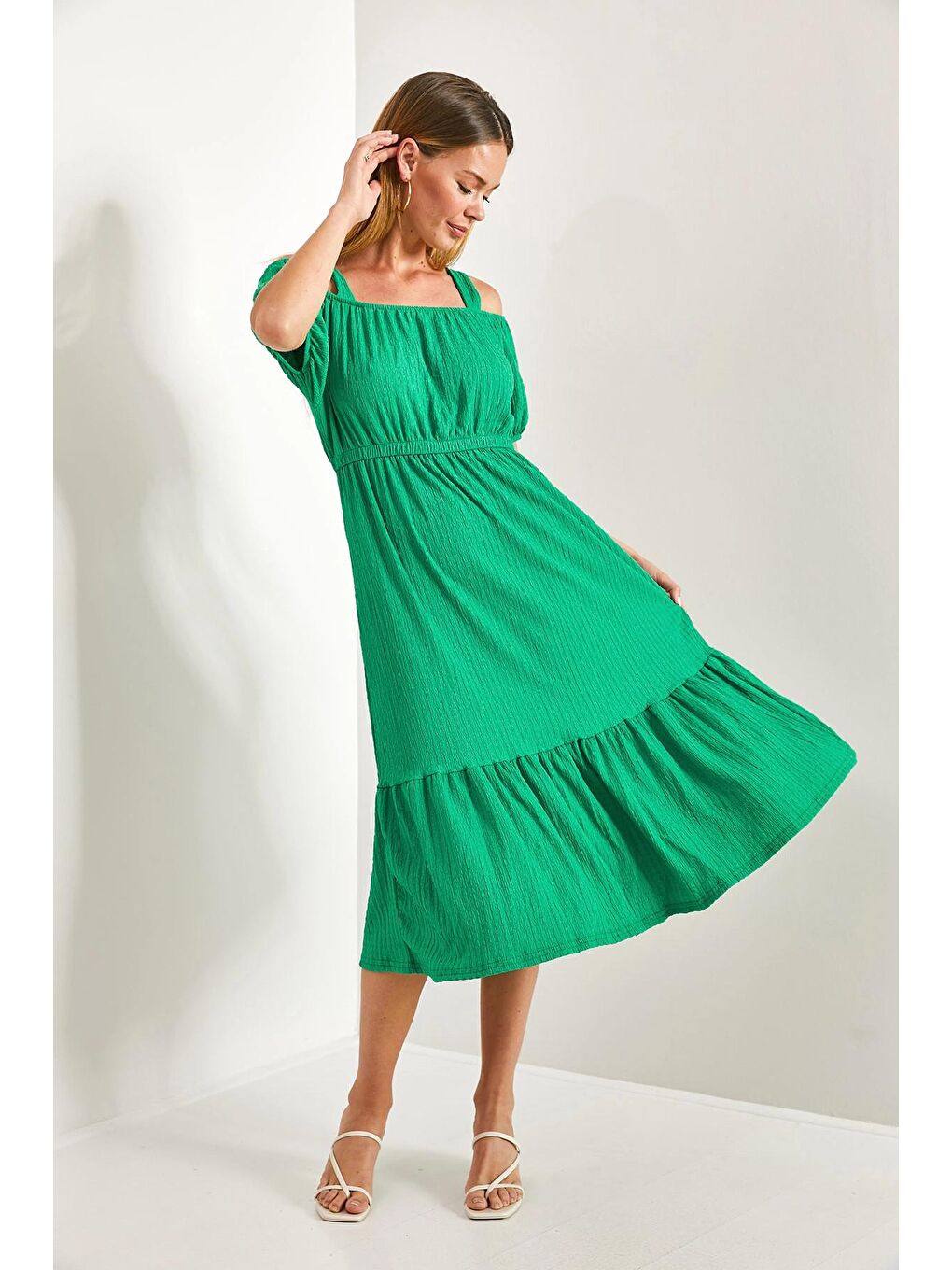 Yeşil Kadın Askılı Madonna Yaka Kloş Elbise-1