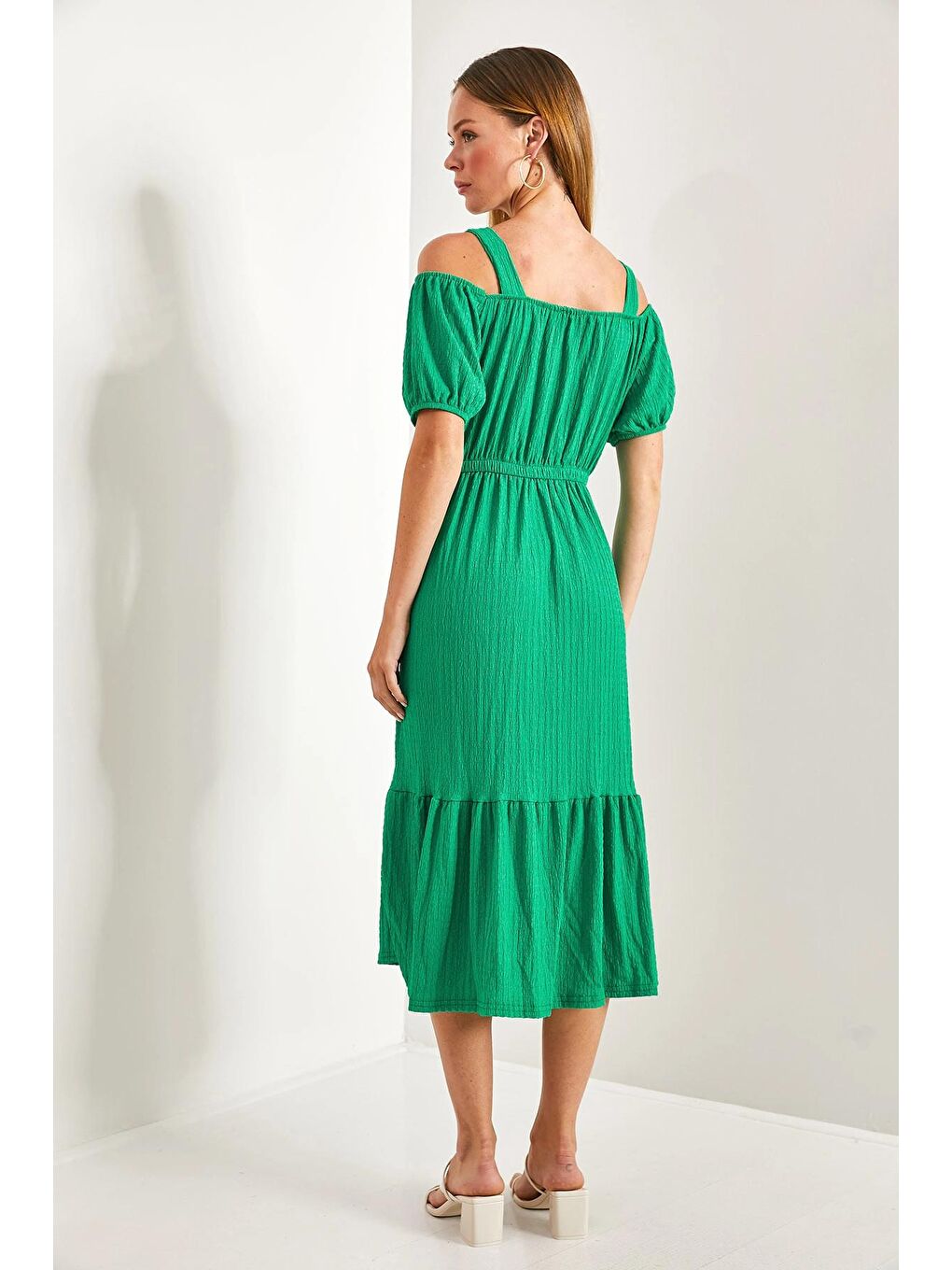 Yeşil Kadın Askılı Madonna Yaka Kloş Elbise-3