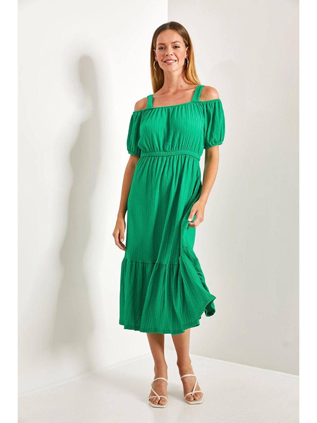 Yeşil Kadın Askılı Madonna Yaka Kloş Elbise-4