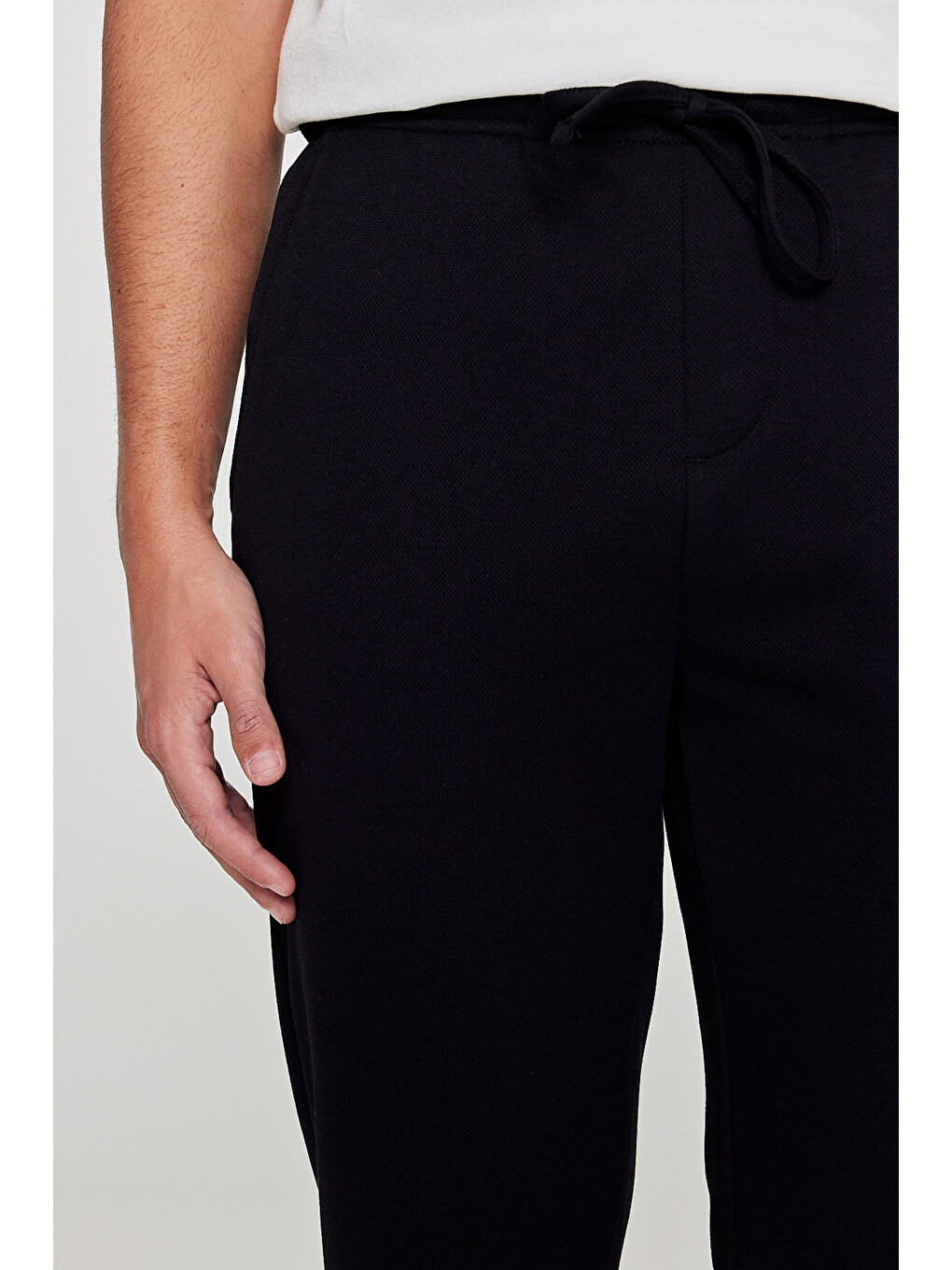 Erkek Siyah Pamuklu Standart Fit Normal Kesim Beli Lastikli Diagonal Desenli Örme Pantolon-4