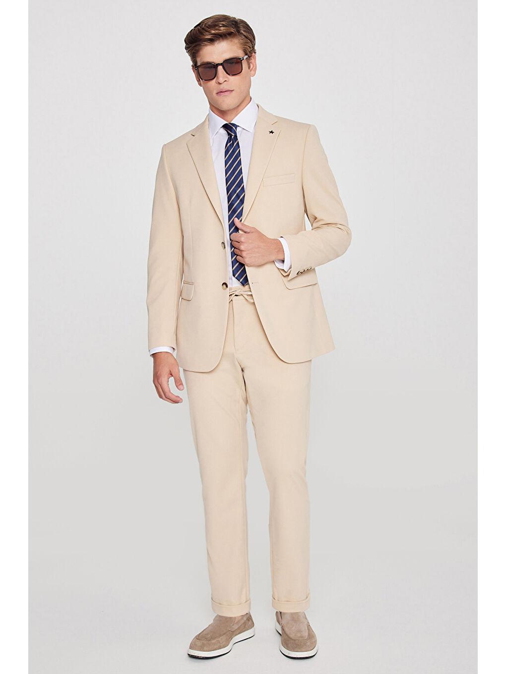 Erkek Bej Slim Fit Dar Kesim Mono Yaka Beli Bağlamalı Kapak Cepli Esnek Takım Elbise-4
