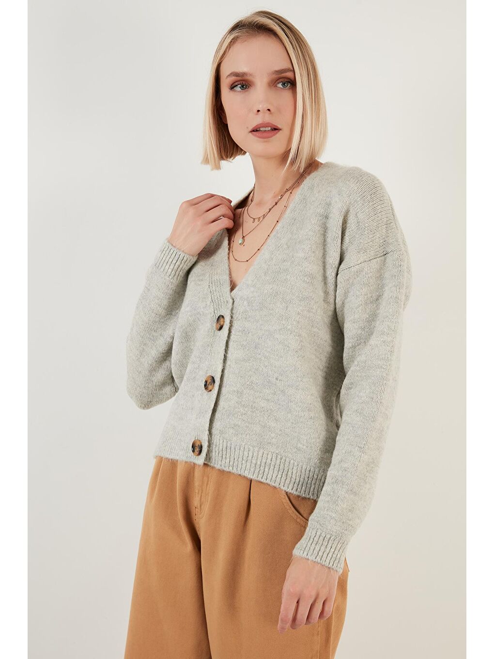 Gri Düğmeli V Yaka Örme Hırka 4615138-3