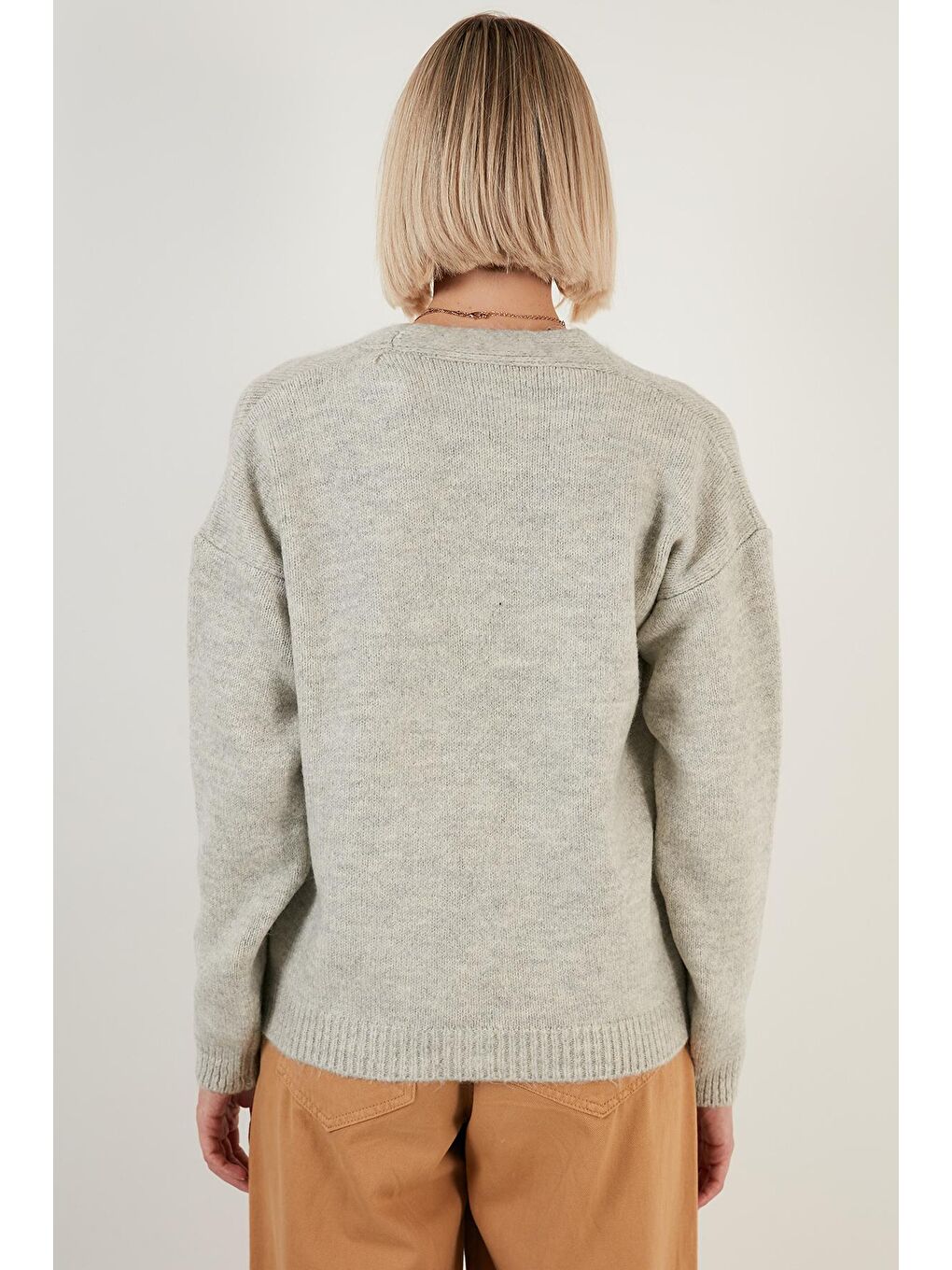 Gri Düğmeli V Yaka Örme Hırka 4615138-4