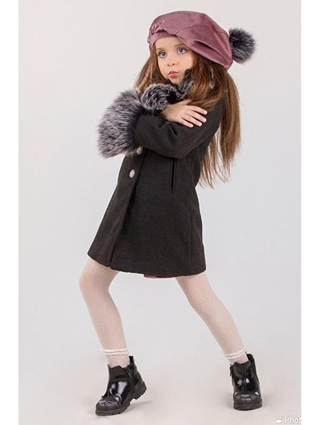 Kız Çocuk Siyah Kabanlı Kadife Etekli Takım-2