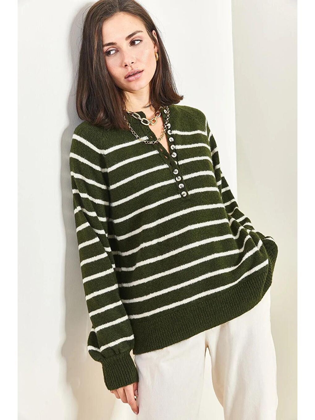 Haki Kadın Yakası İlikli Balıkçı Yaka Çizgili Triko Kazak-1