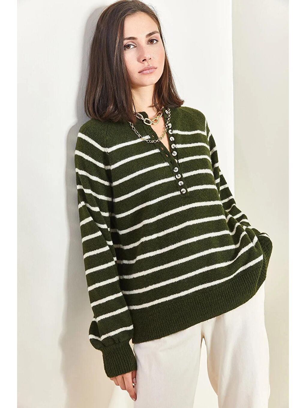 Haki Kadın Yakası İlikli Balıkçı Yaka Çizgili Triko Kazak-3