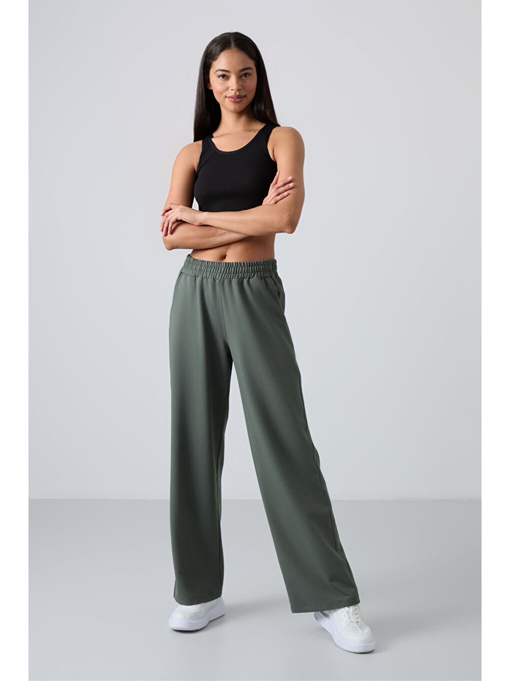Haki Yüksek Bel Cepli Rahat Form Geniş Paça Kadın Eşofman Alt - 94567-3