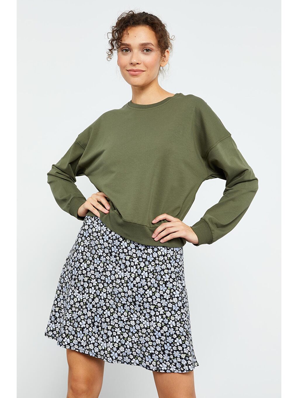 Haki Basic Rahat Form O Yaka Kadın Sweatshirt - 97114-2