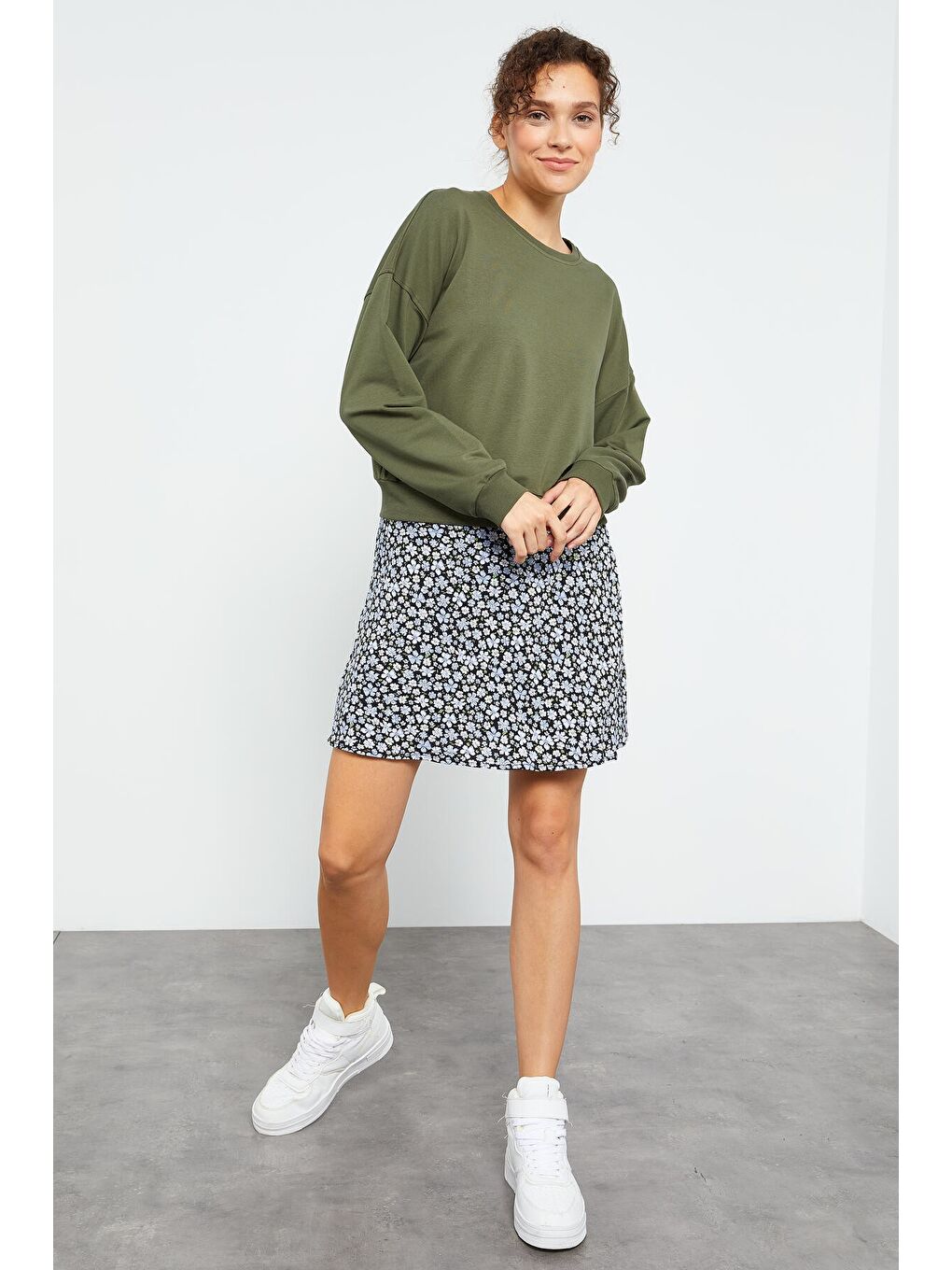 Haki Basic Rahat Form O Yaka Kadın Sweatshirt - 97114-4