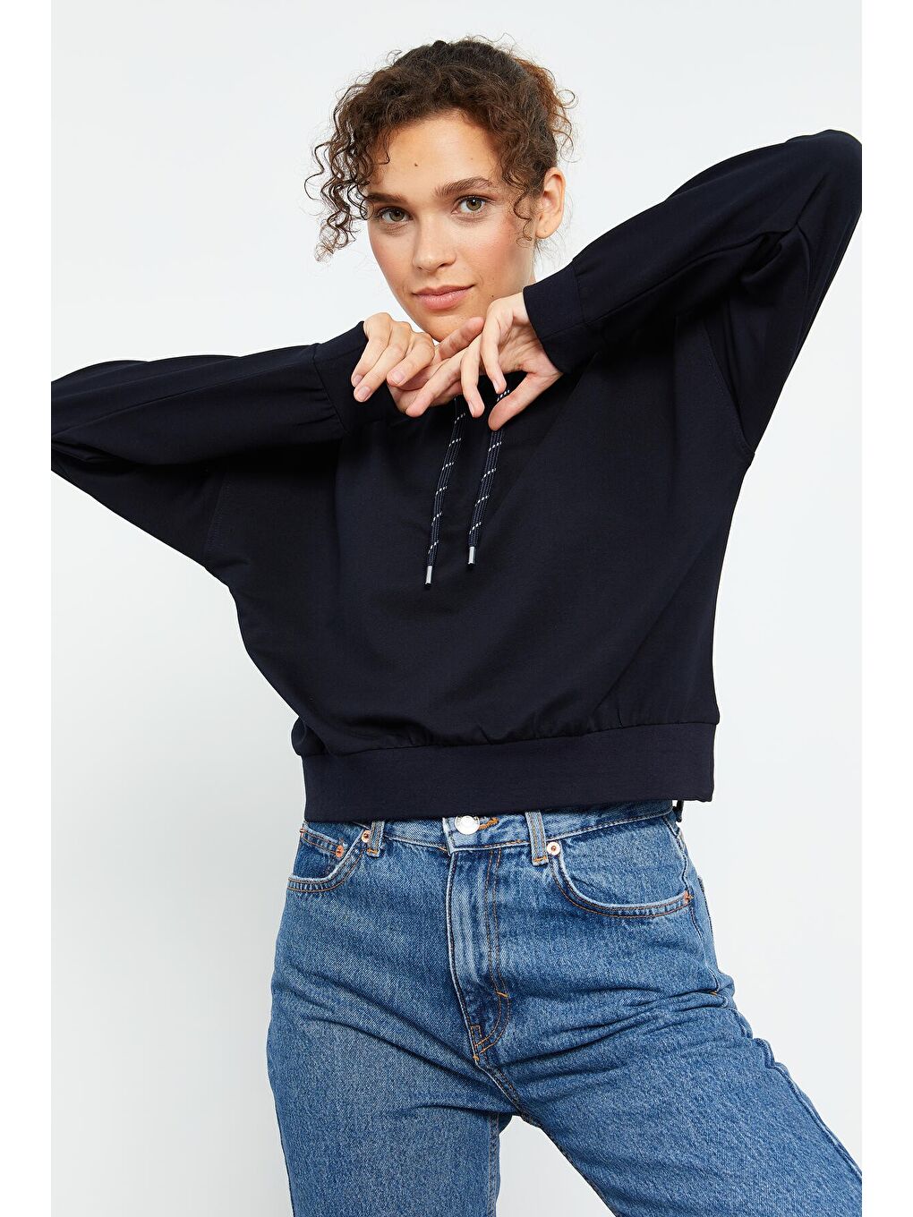 Lacivert Uzun Kol Rahat Form Kapüşonlu Kadın Sweatshirt - 97115-4