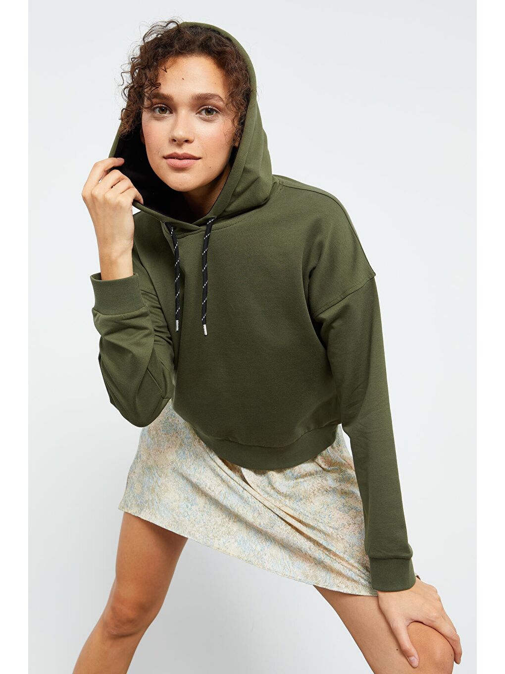 Haki Uzun Kol Rahat Form Kapüşonlu Kadın Sweatshirt - 97115