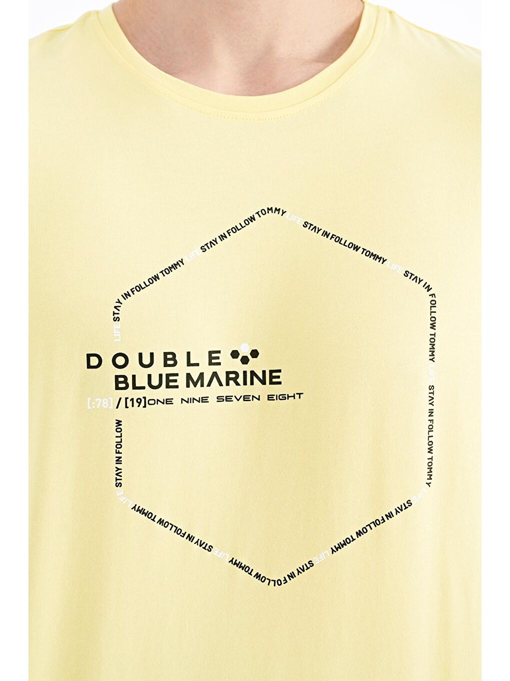 Sarı Yazı Geometri Basklı Standart Kalıp Erkek Tişört - 88198-1