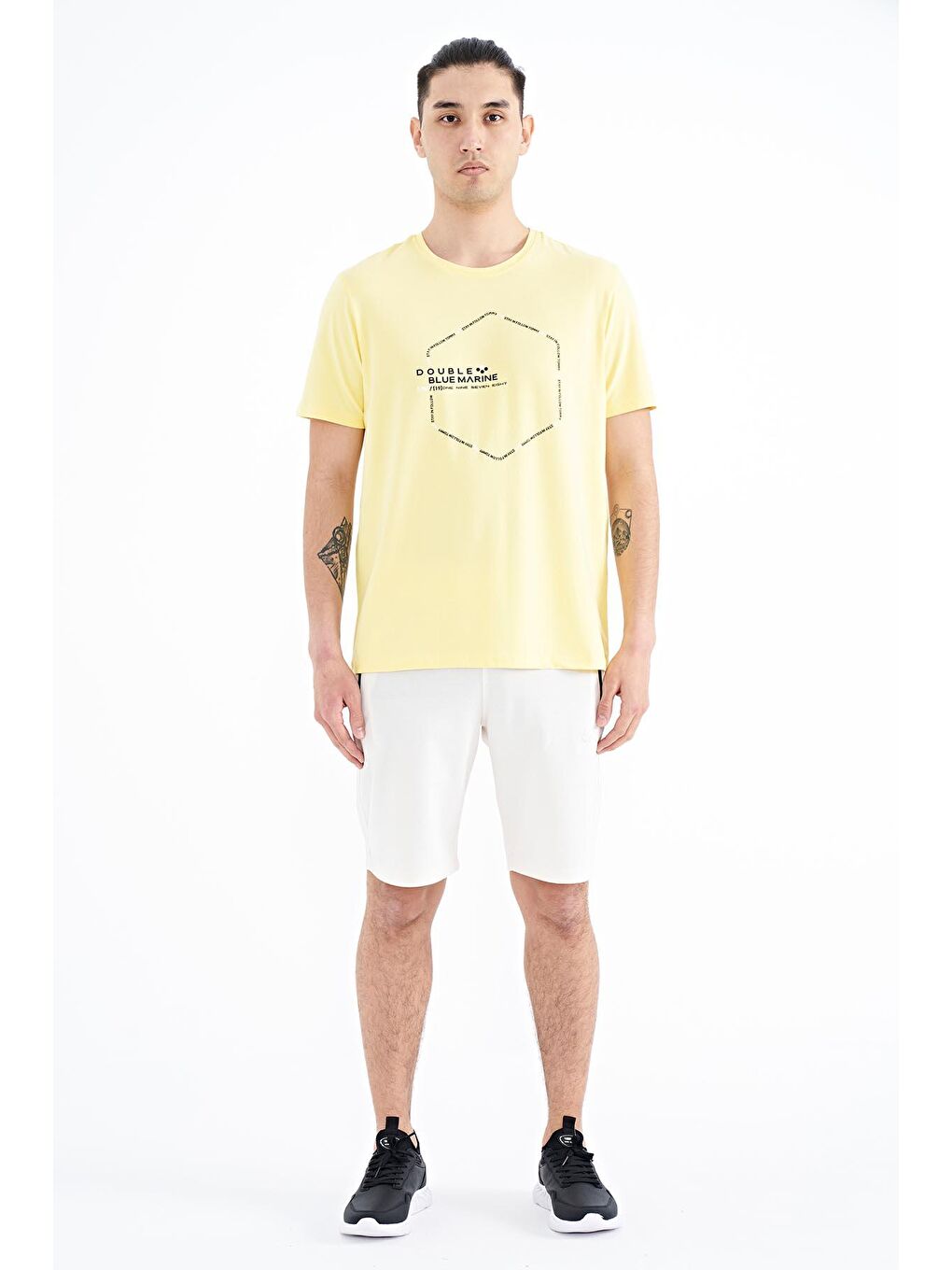 Sarı Yazı Geometri Basklı Standart Kalıp Erkek Tişört - 88198-2